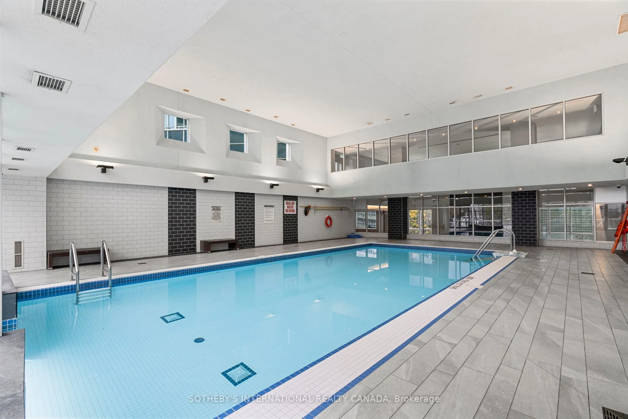 218 Queens Quay, #2202