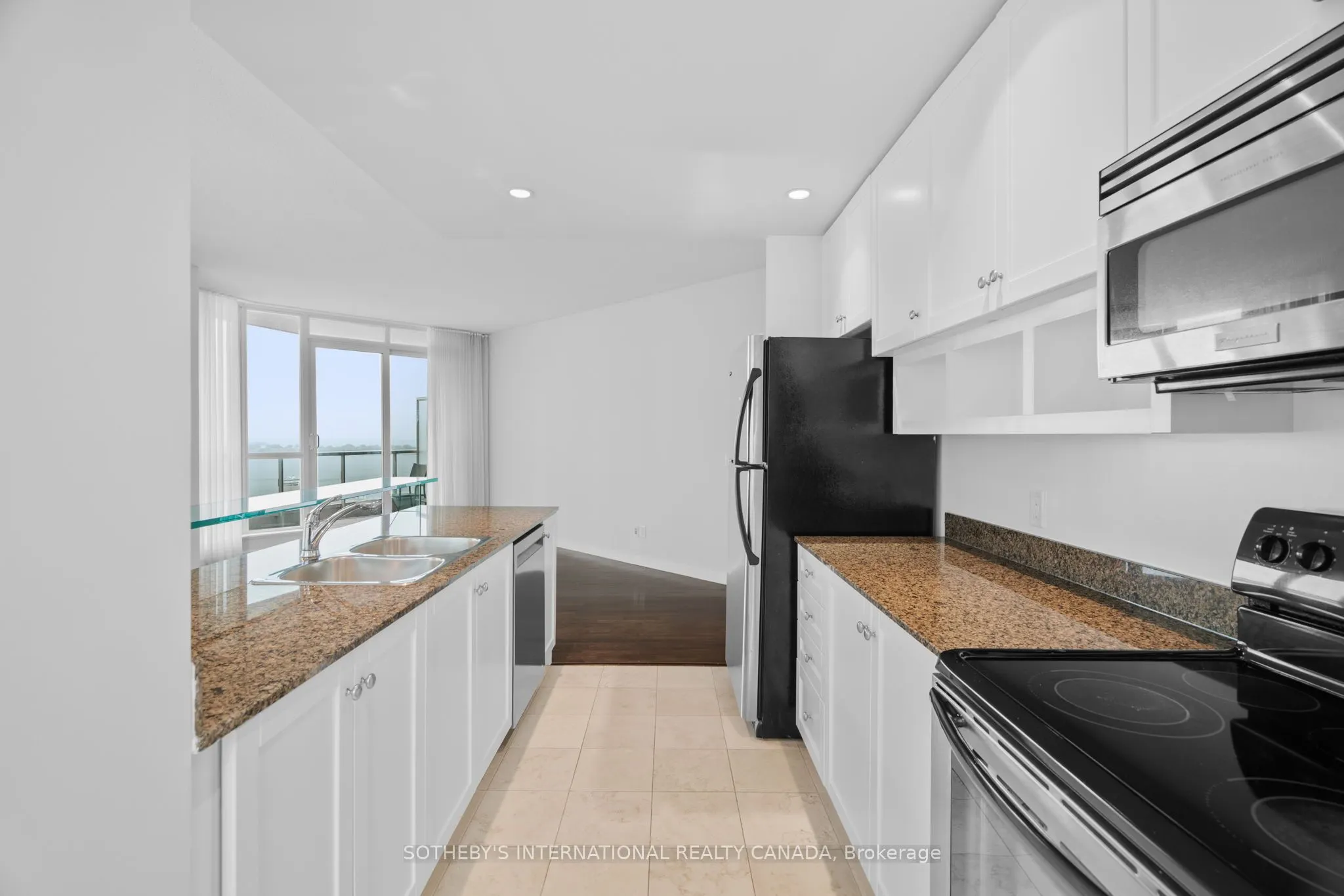 218 Queens Quay, #2202