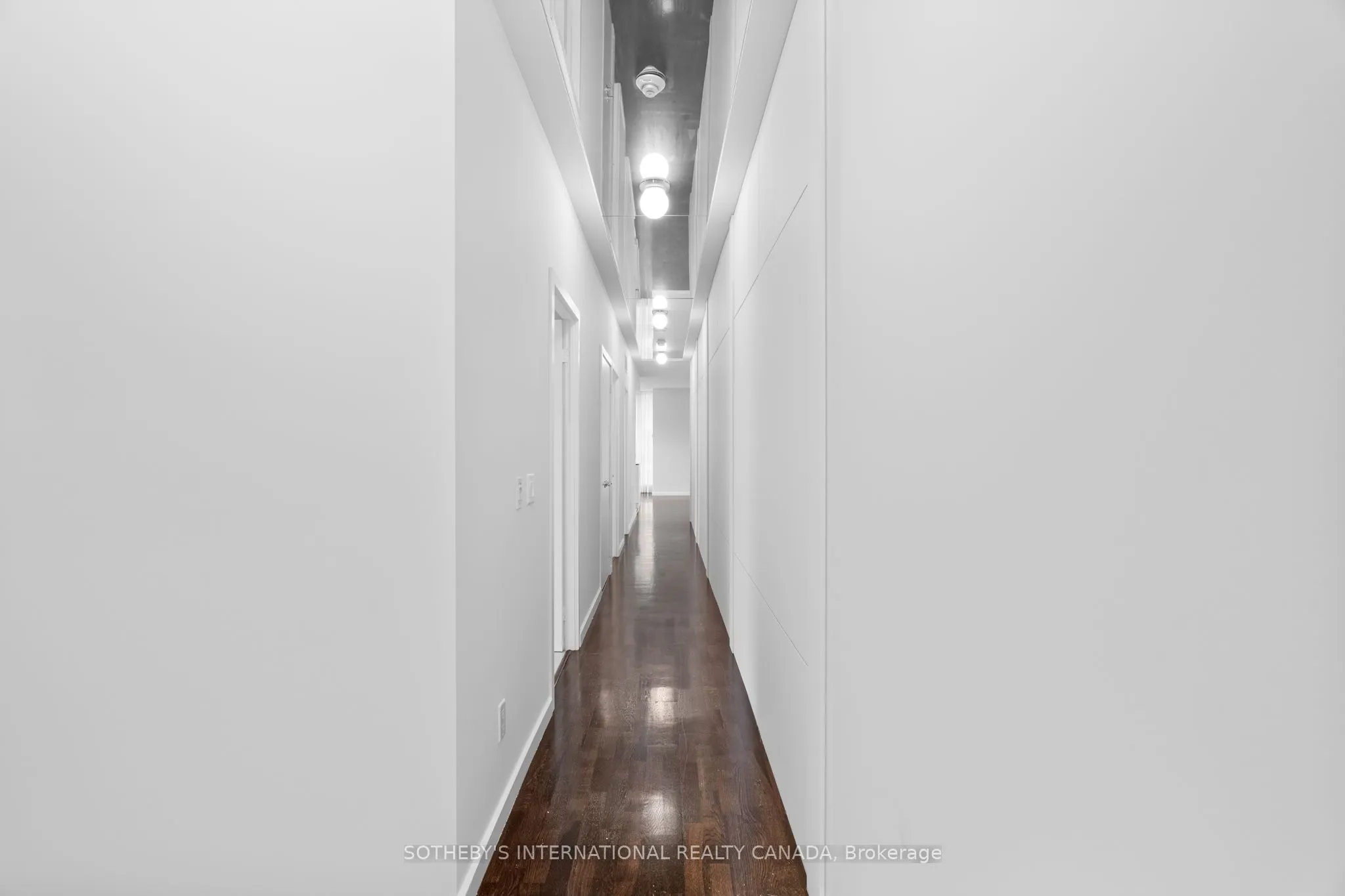 218 Queens Quay, #2202