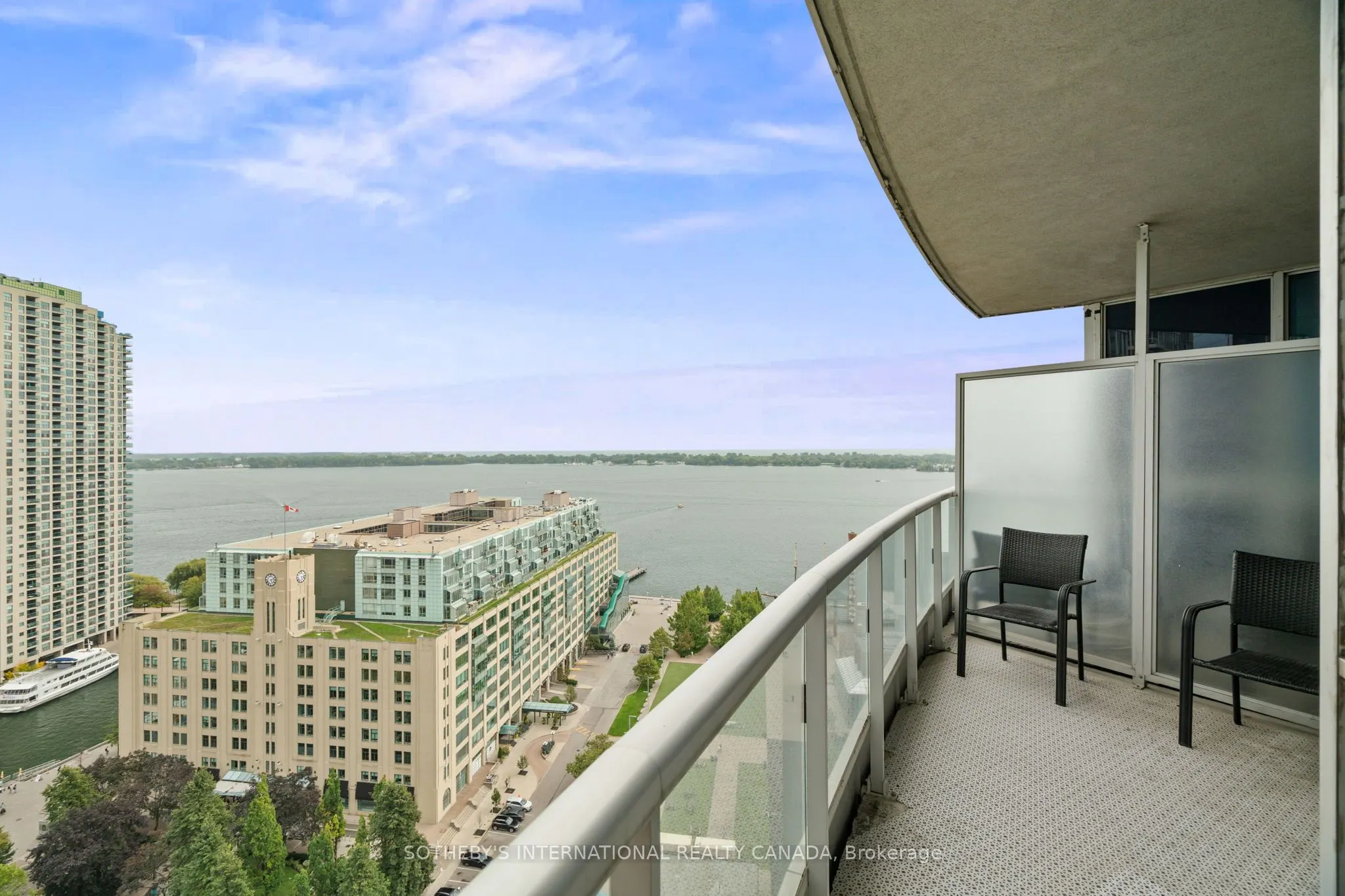 218 Queens Quay, #2202