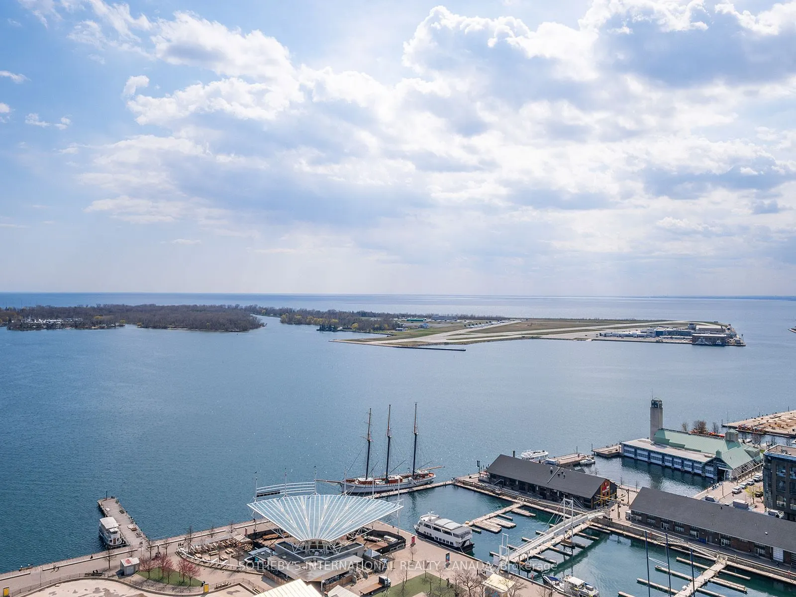 218 Queens Quay, #2202