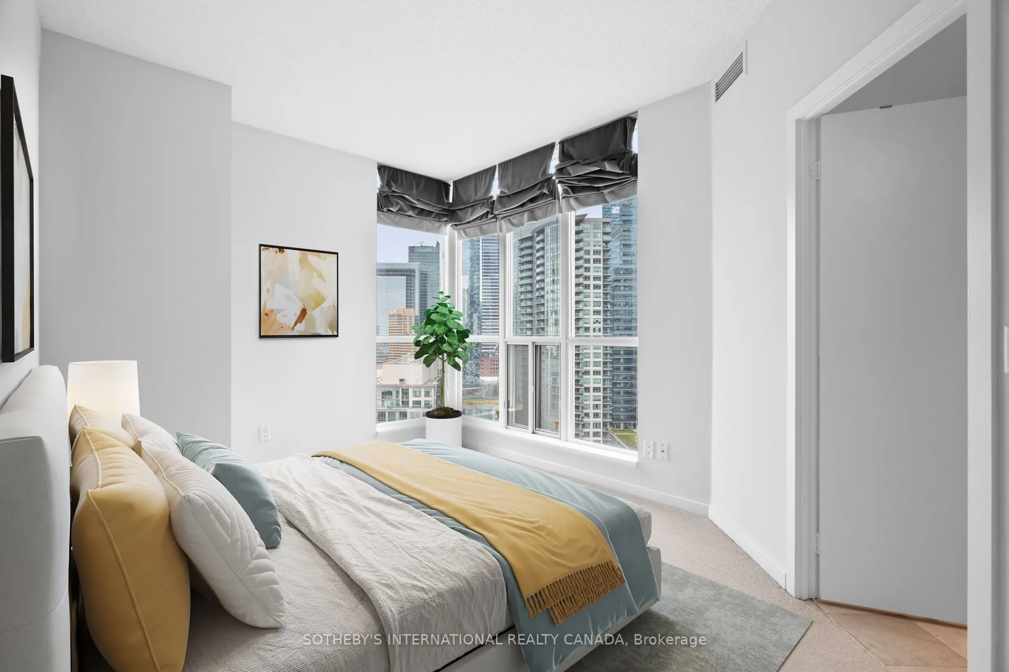 218 Queens Quay, #2202