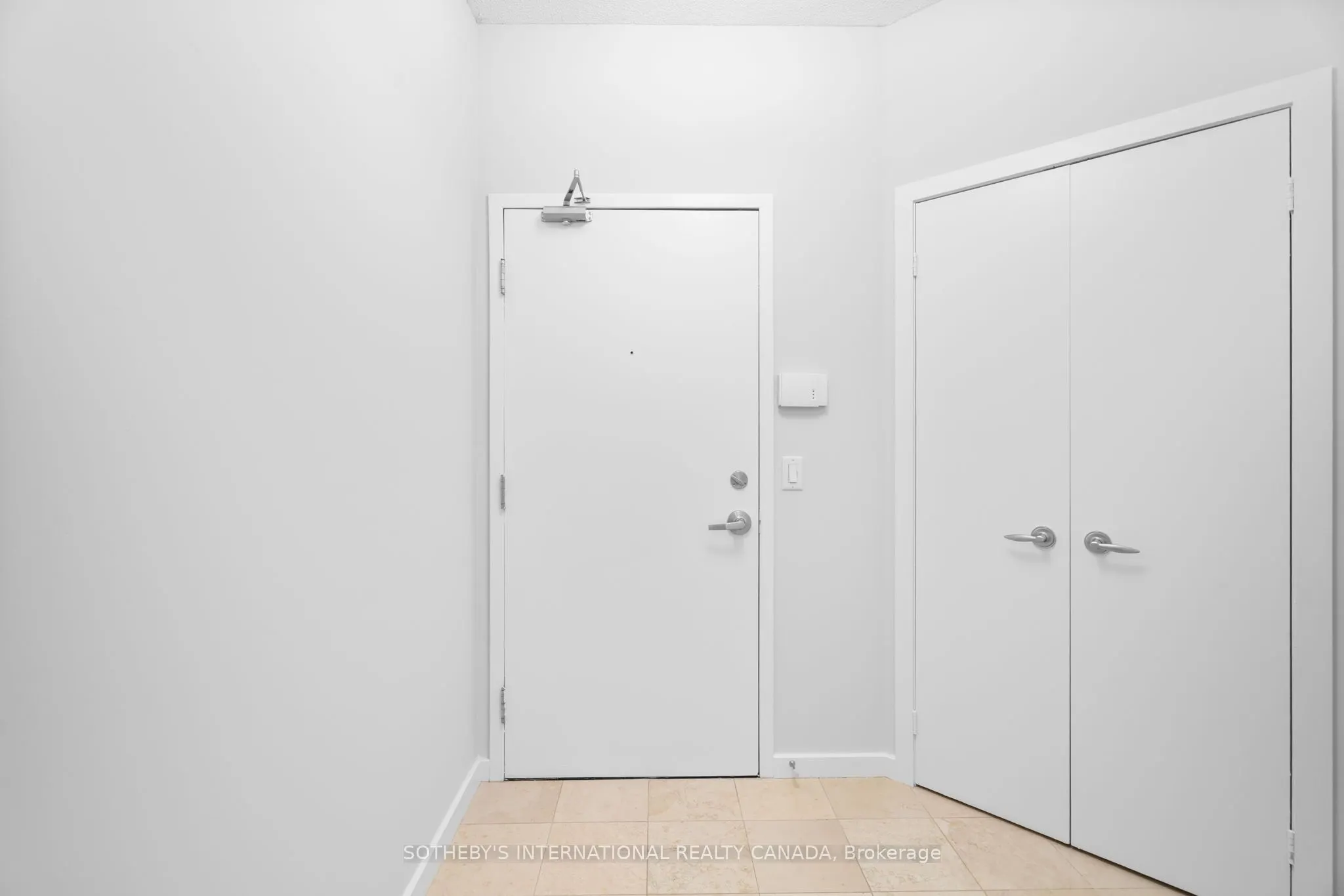 218 Queens Quay, #2202