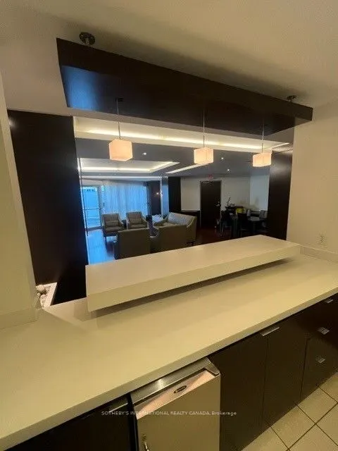 218 Queens Quay, #2202