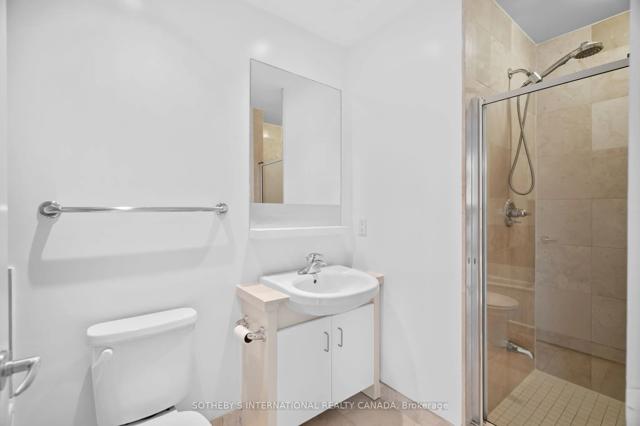 218 Queens Quay, #2202