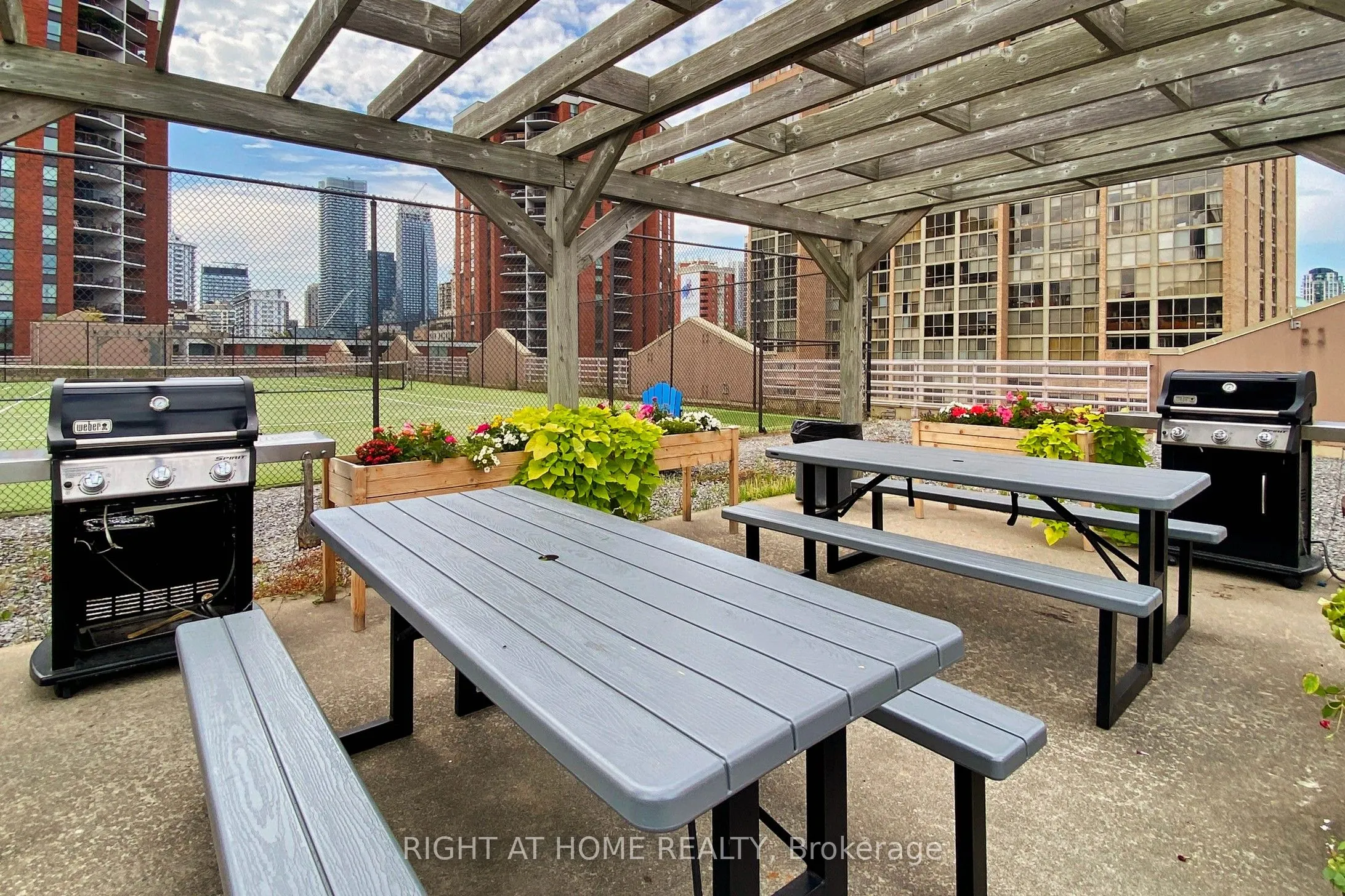 60 Homewood Avenue, #331