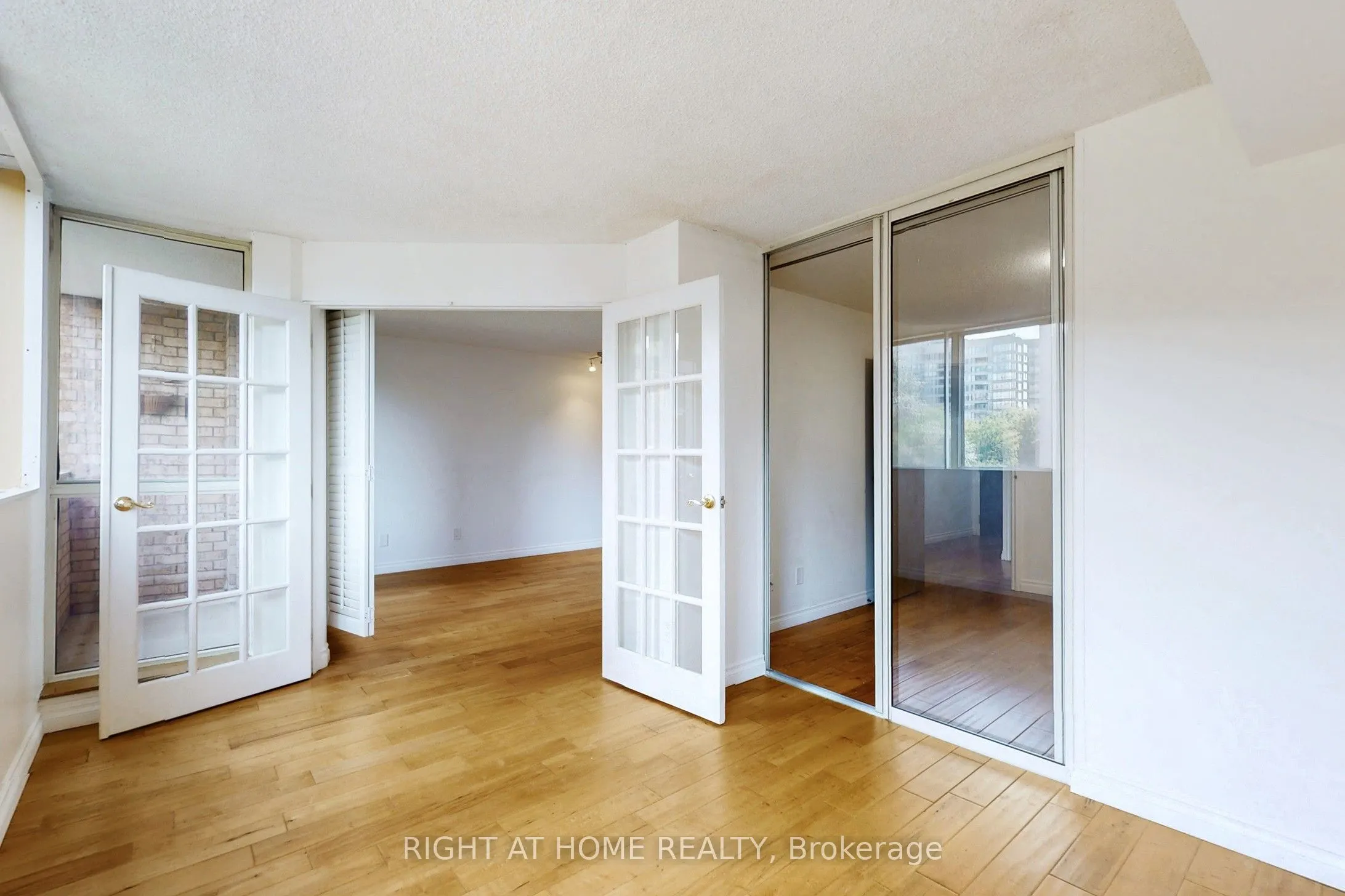60 Homewood Avenue, #331