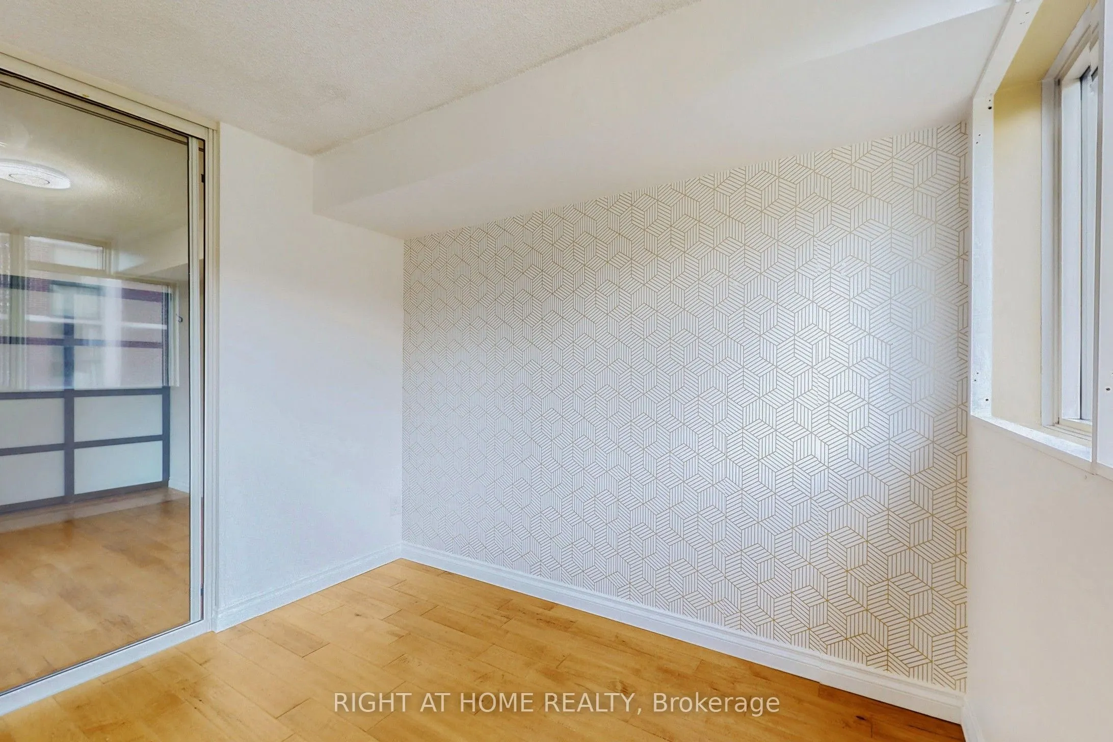 60 Homewood Avenue, #331