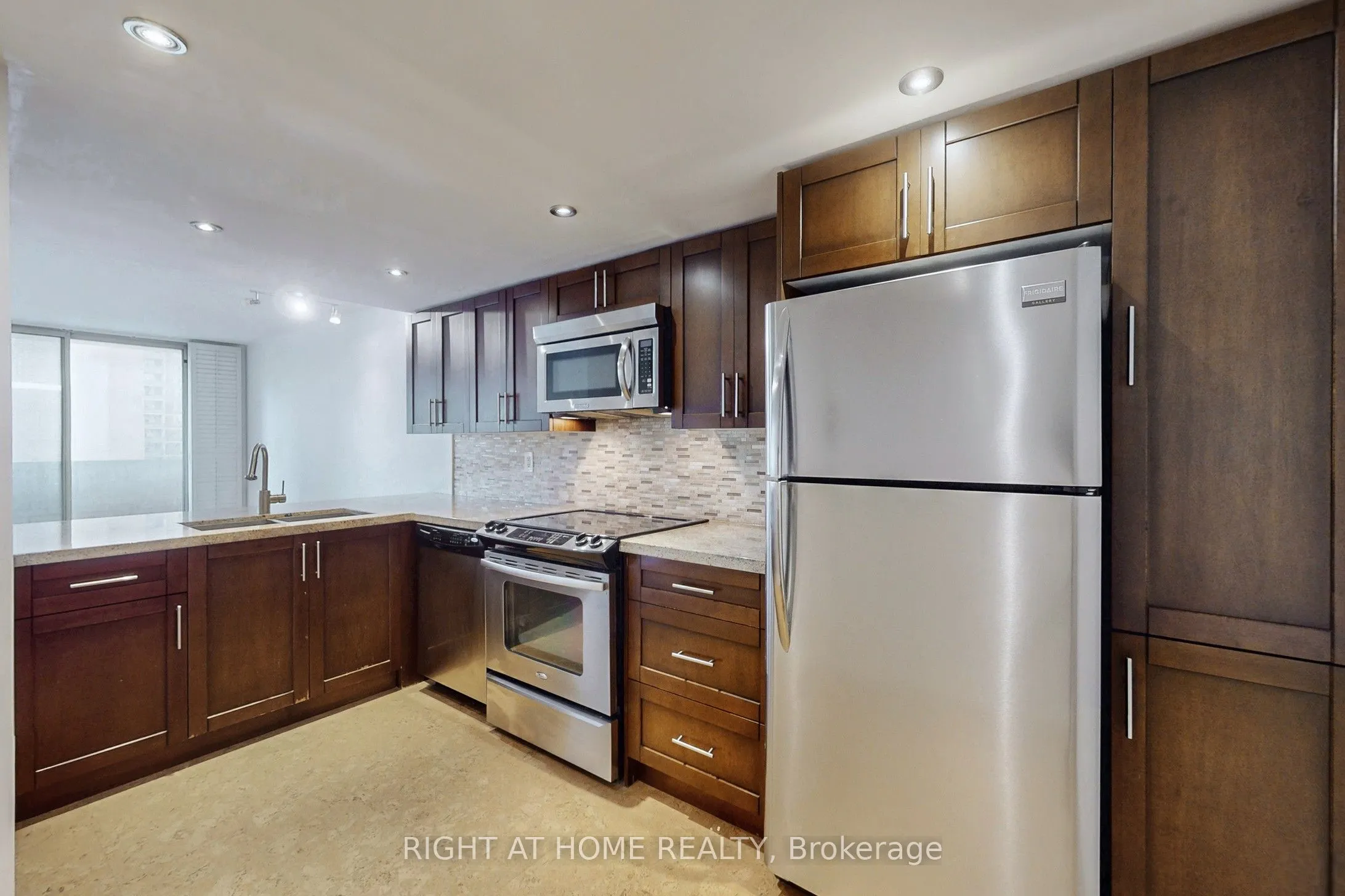 60 Homewood Avenue, #331