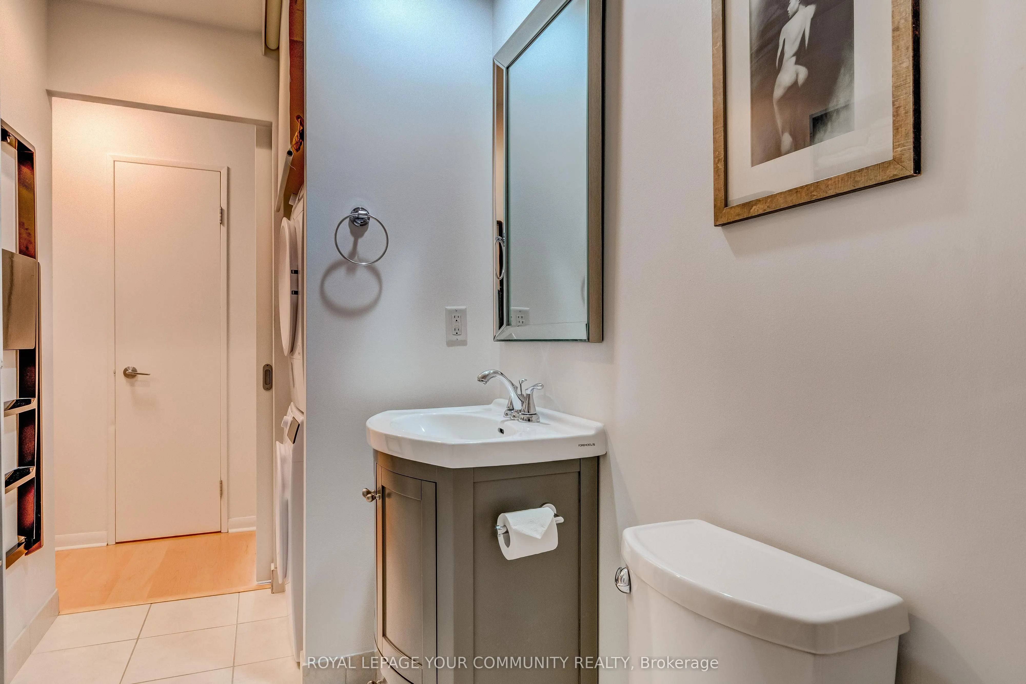 333 Adelaide Street E, #423