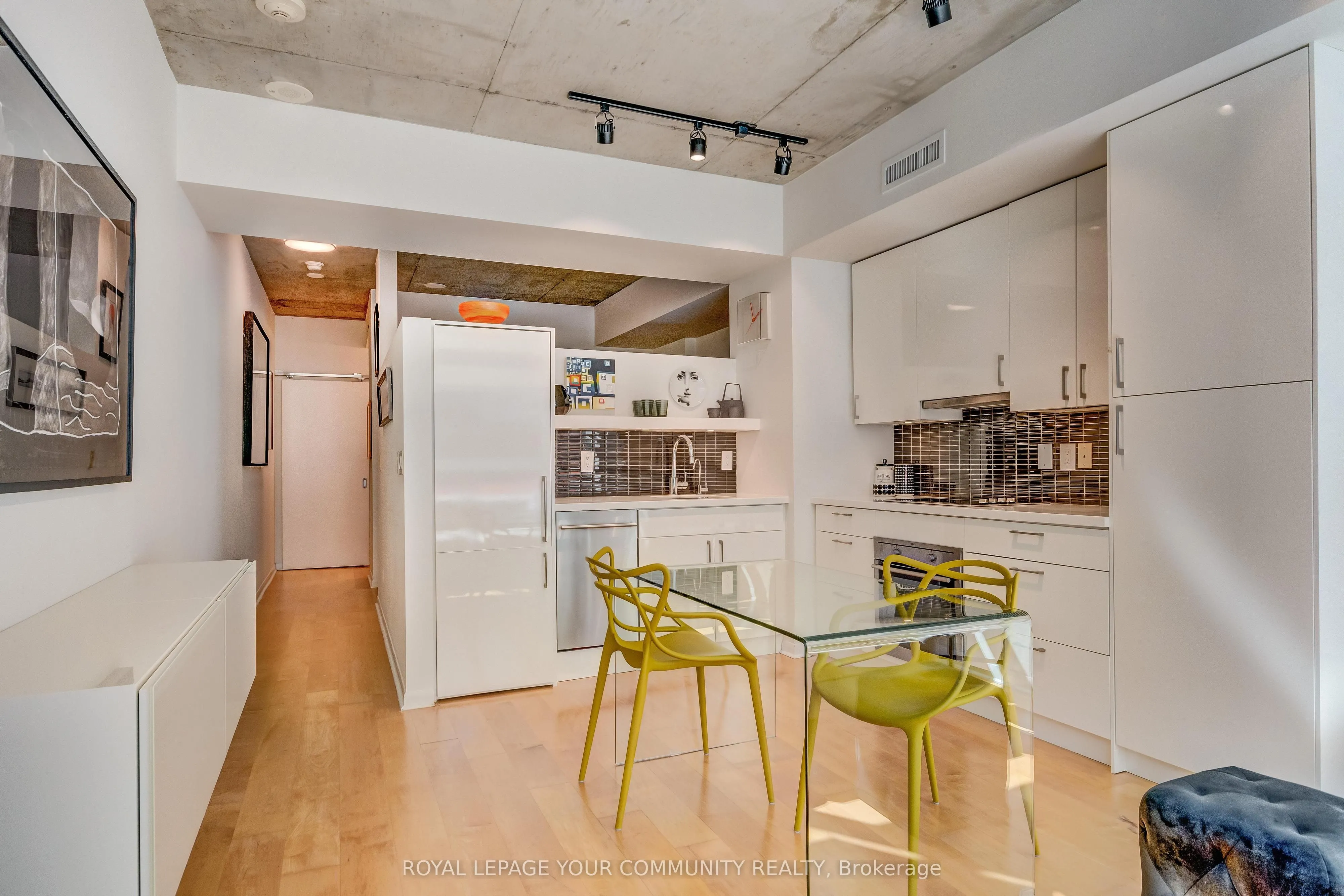 333 Adelaide Street E, #423