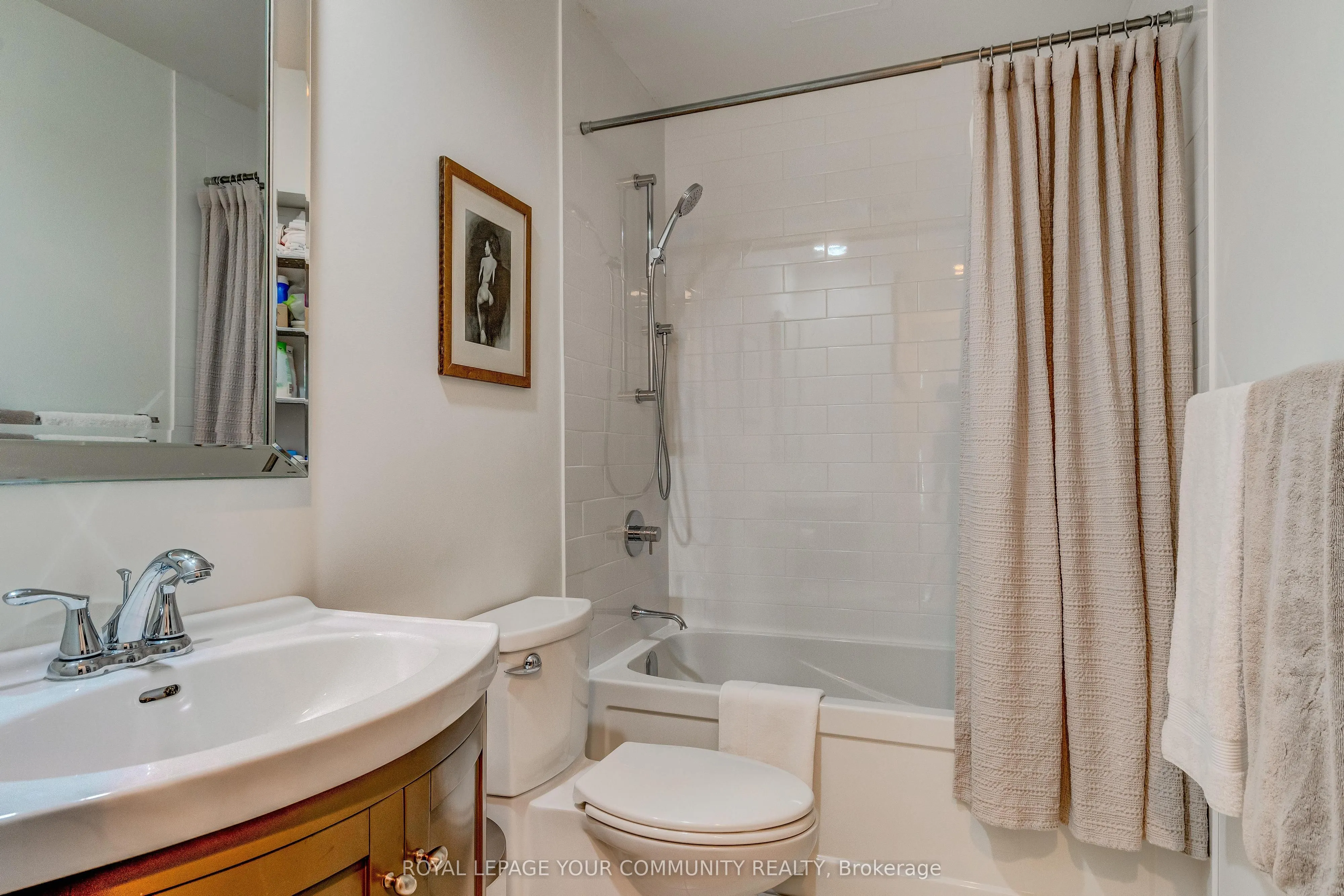 333 Adelaide Street E, #423