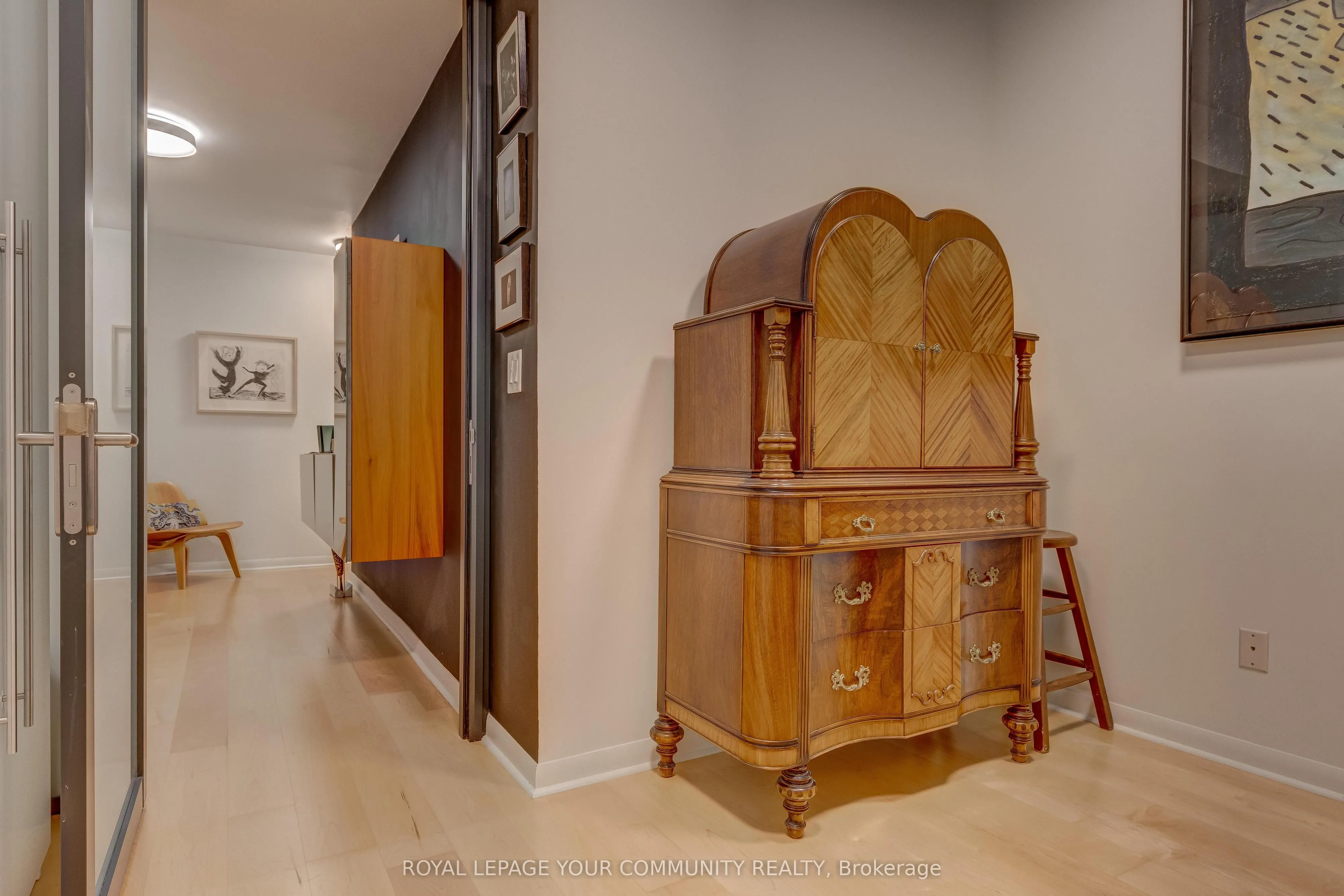 333 Adelaide Street E, #423