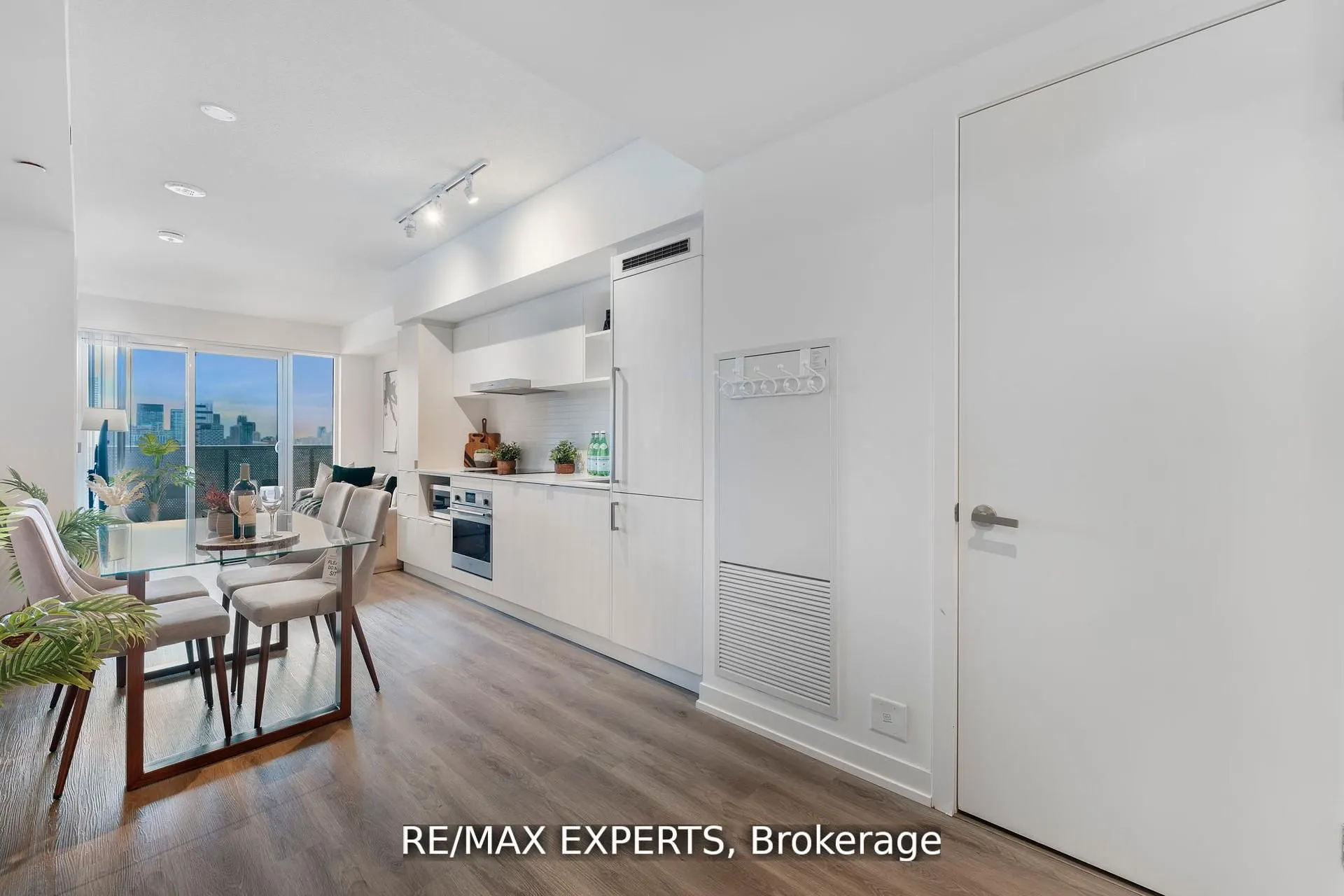 138 Downes Street, #3302