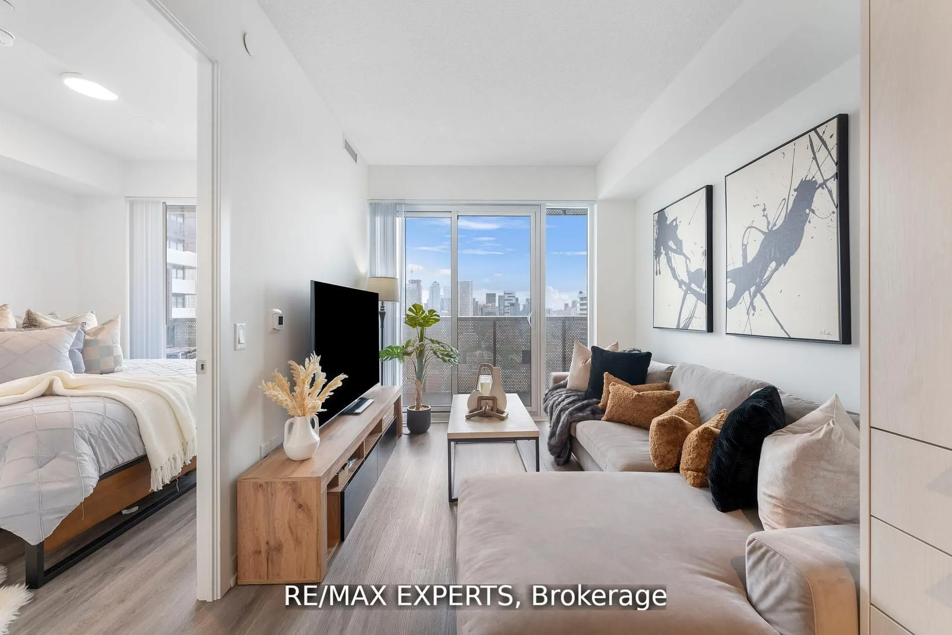 138 Downes Street, #3302