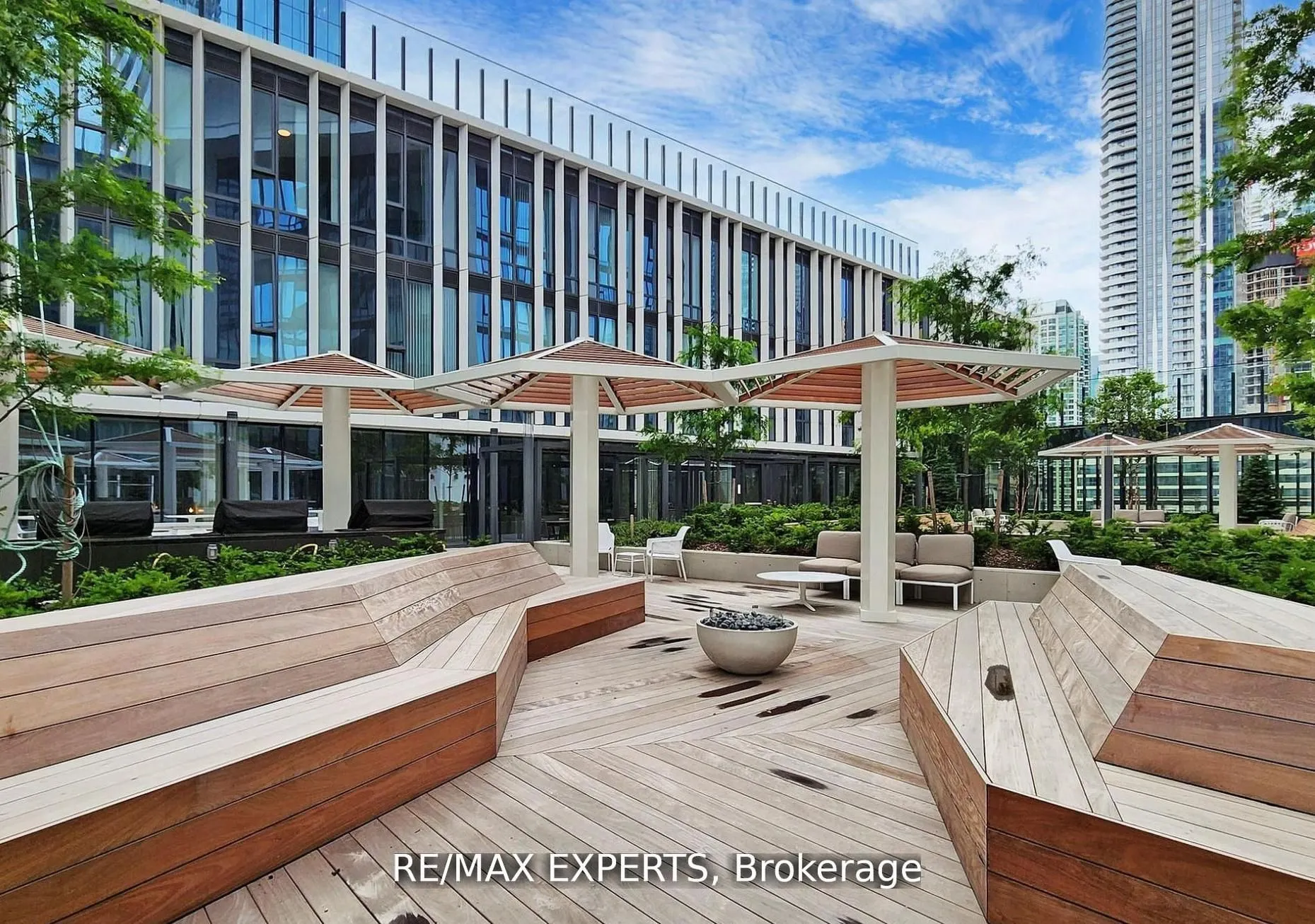 138 Downes Street, #3302