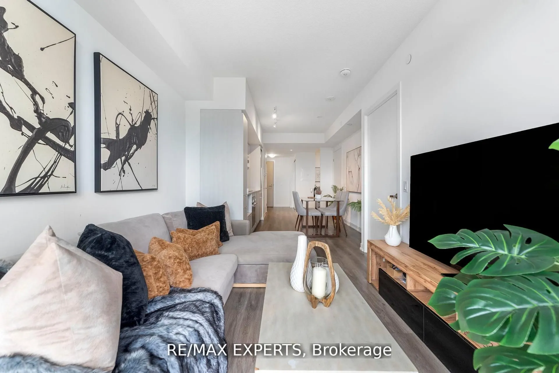 138 Downes Street, #3302