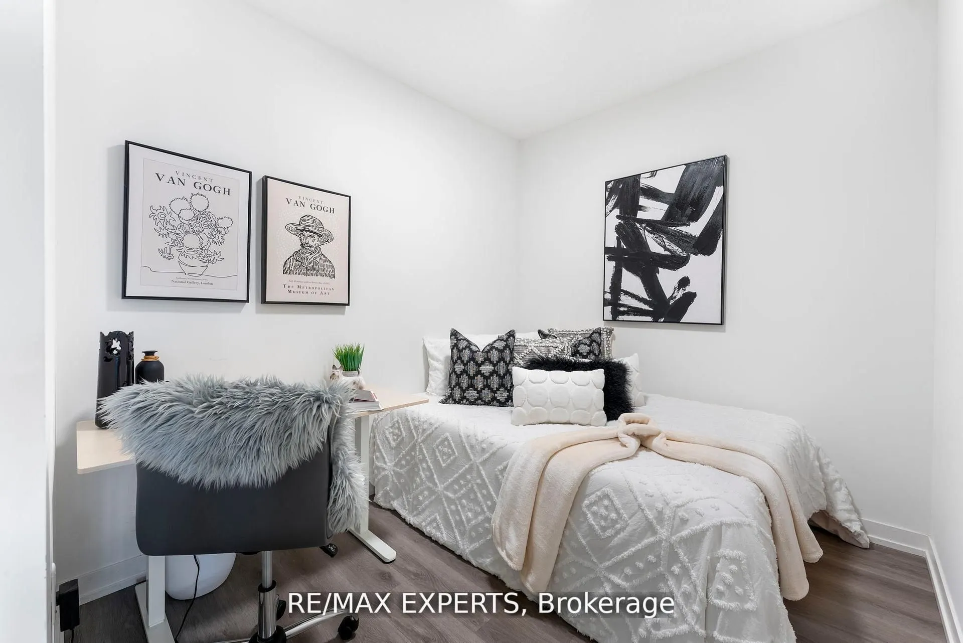 138 Downes Street, #3302