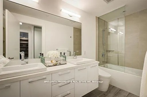 3 Southvale Drive, #301