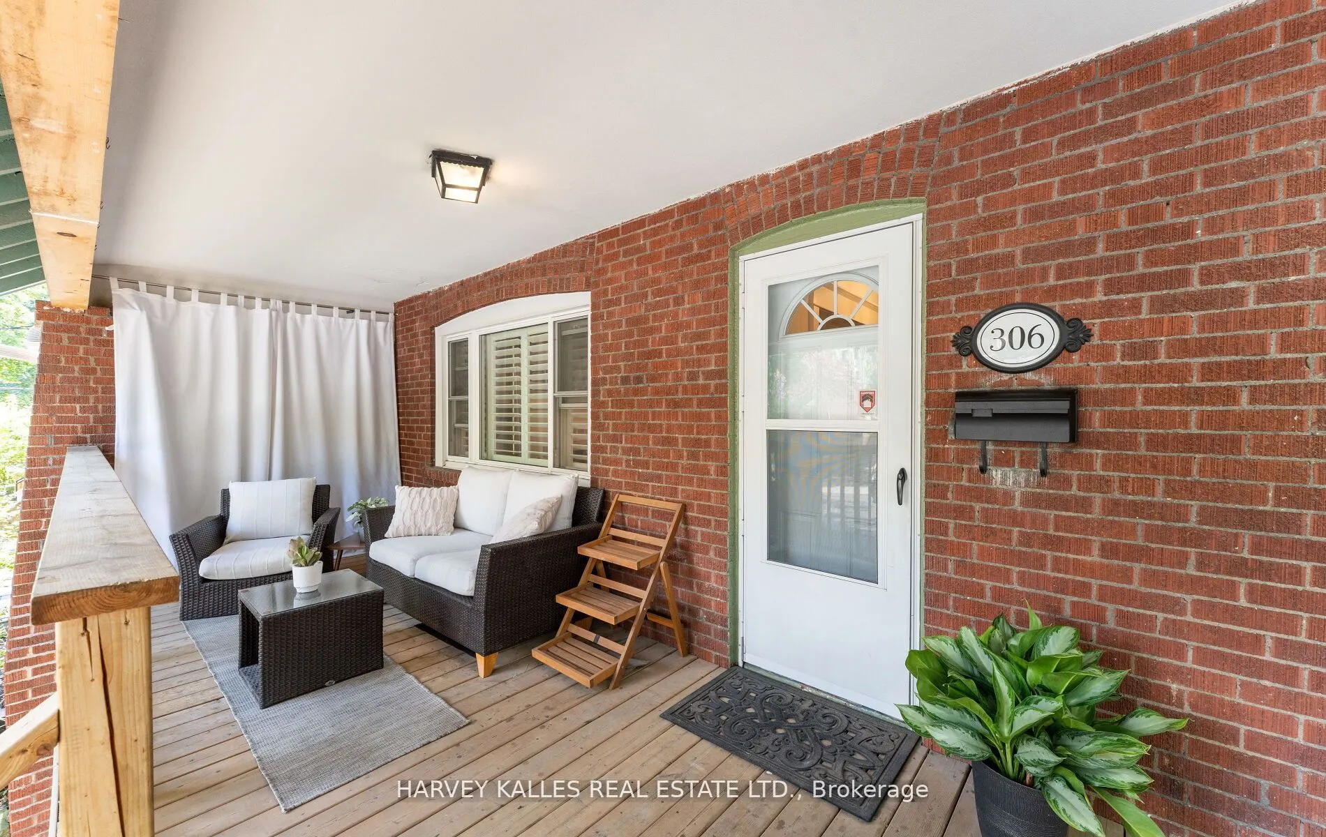 306 Wychwood Avenue