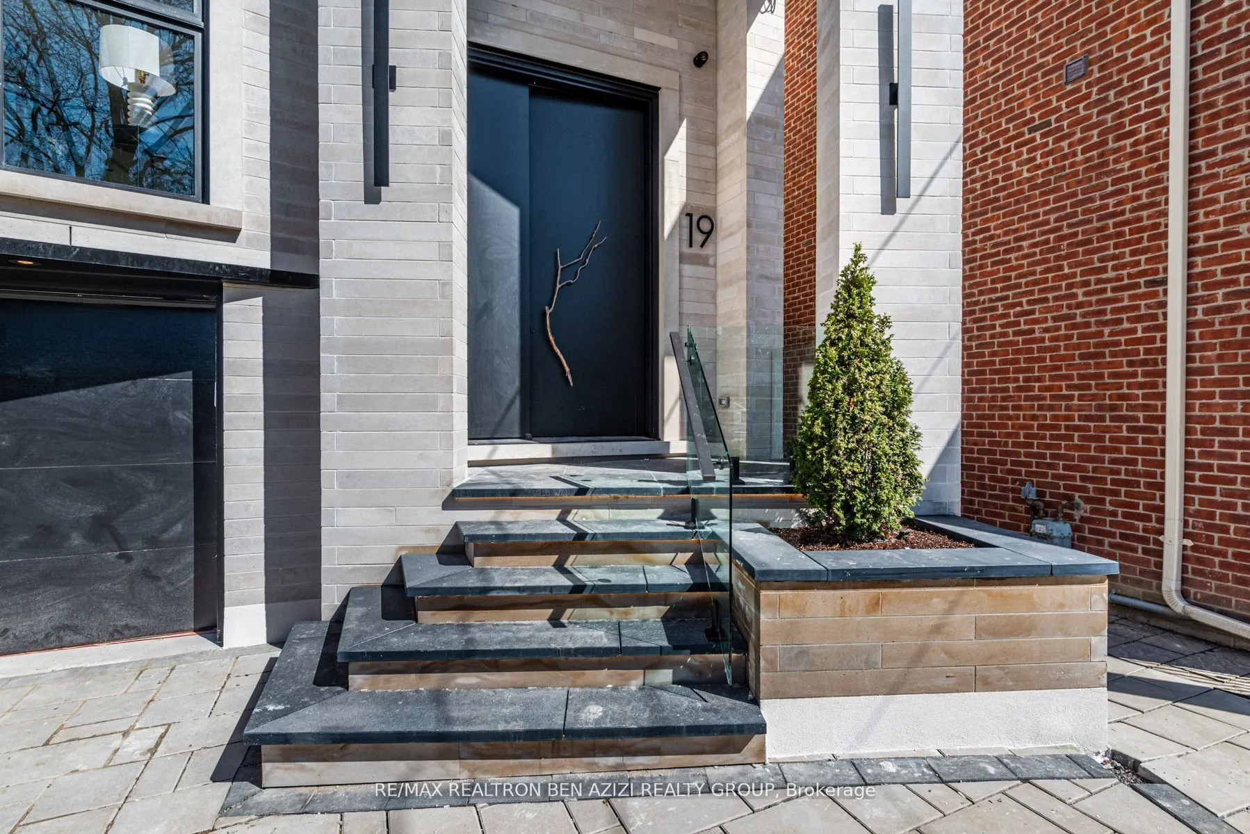 19 Ridley Boulevard