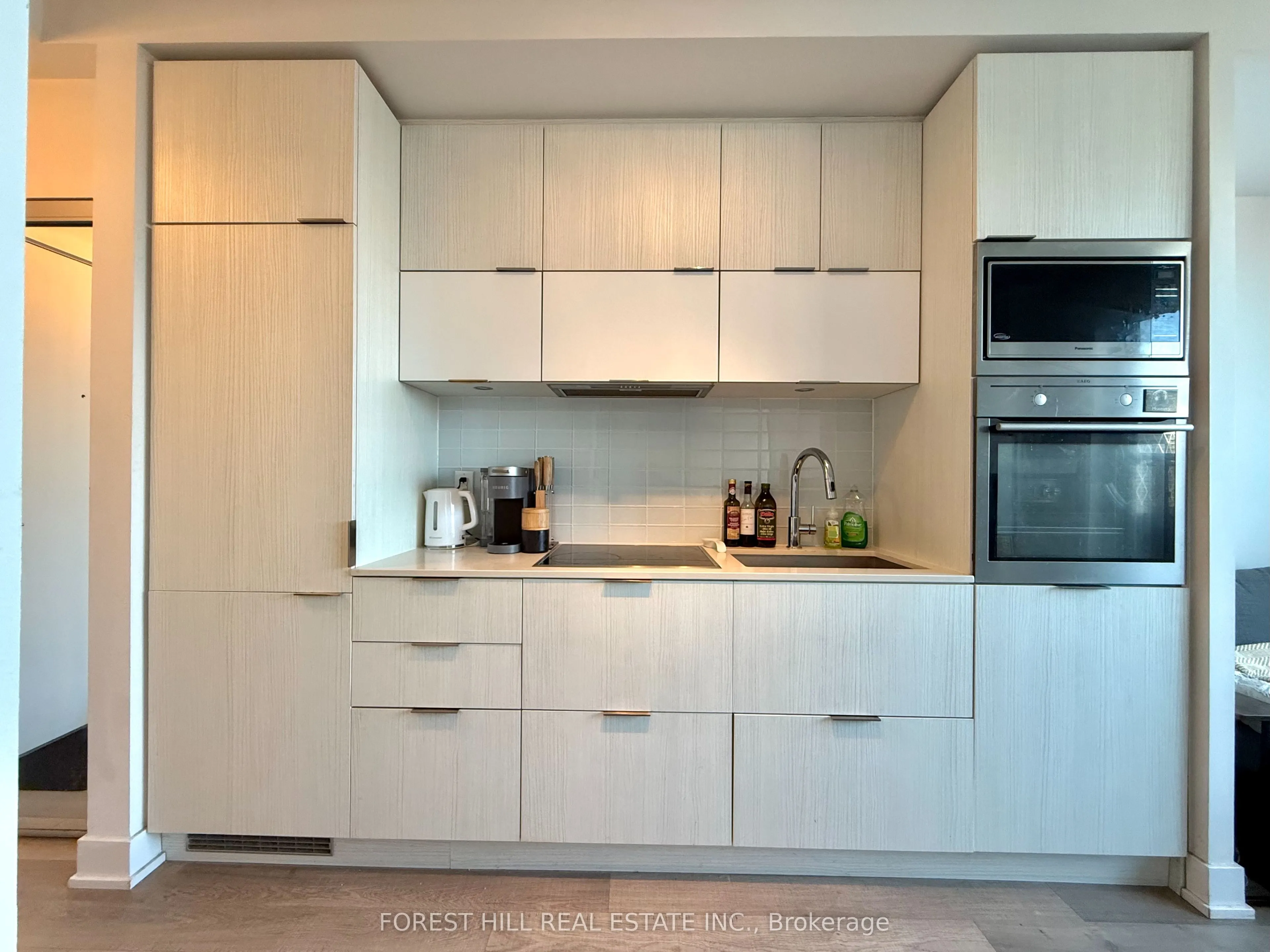 318 Richmond Street W, #2902