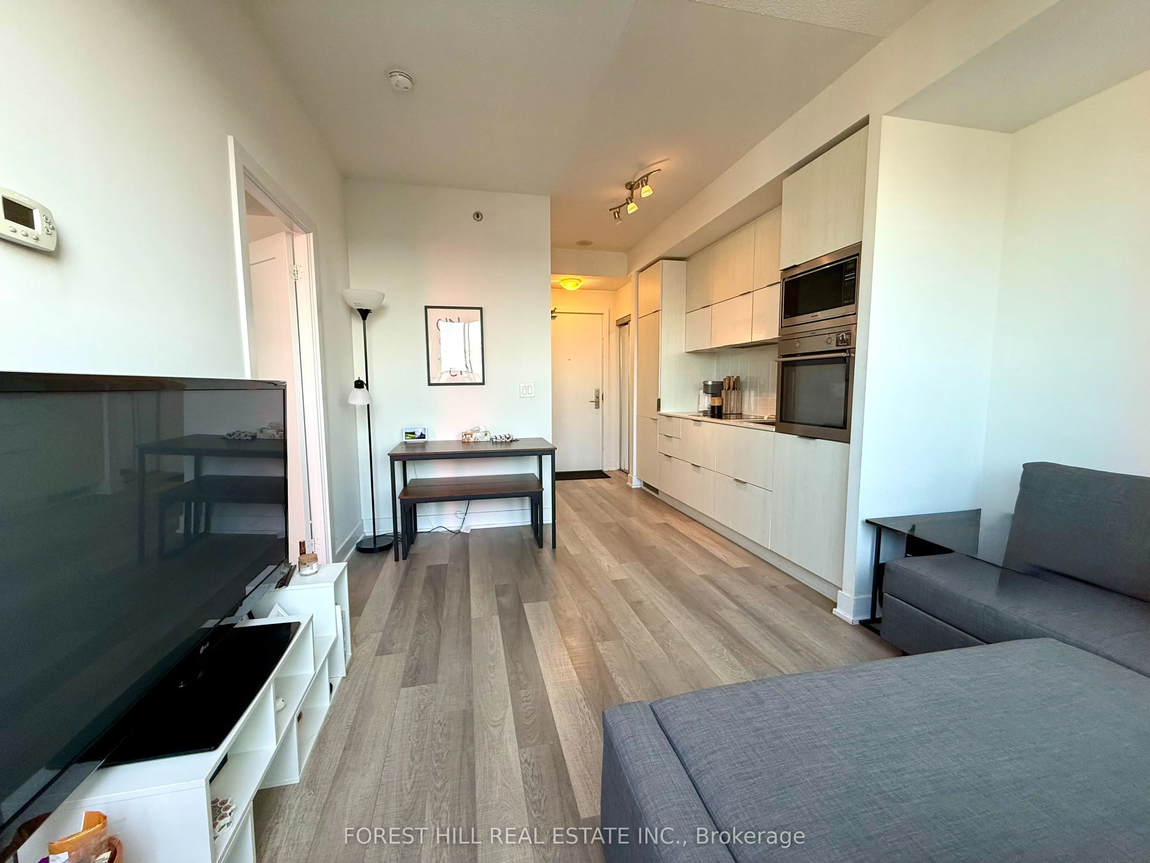 318 Richmond Street W, #2902