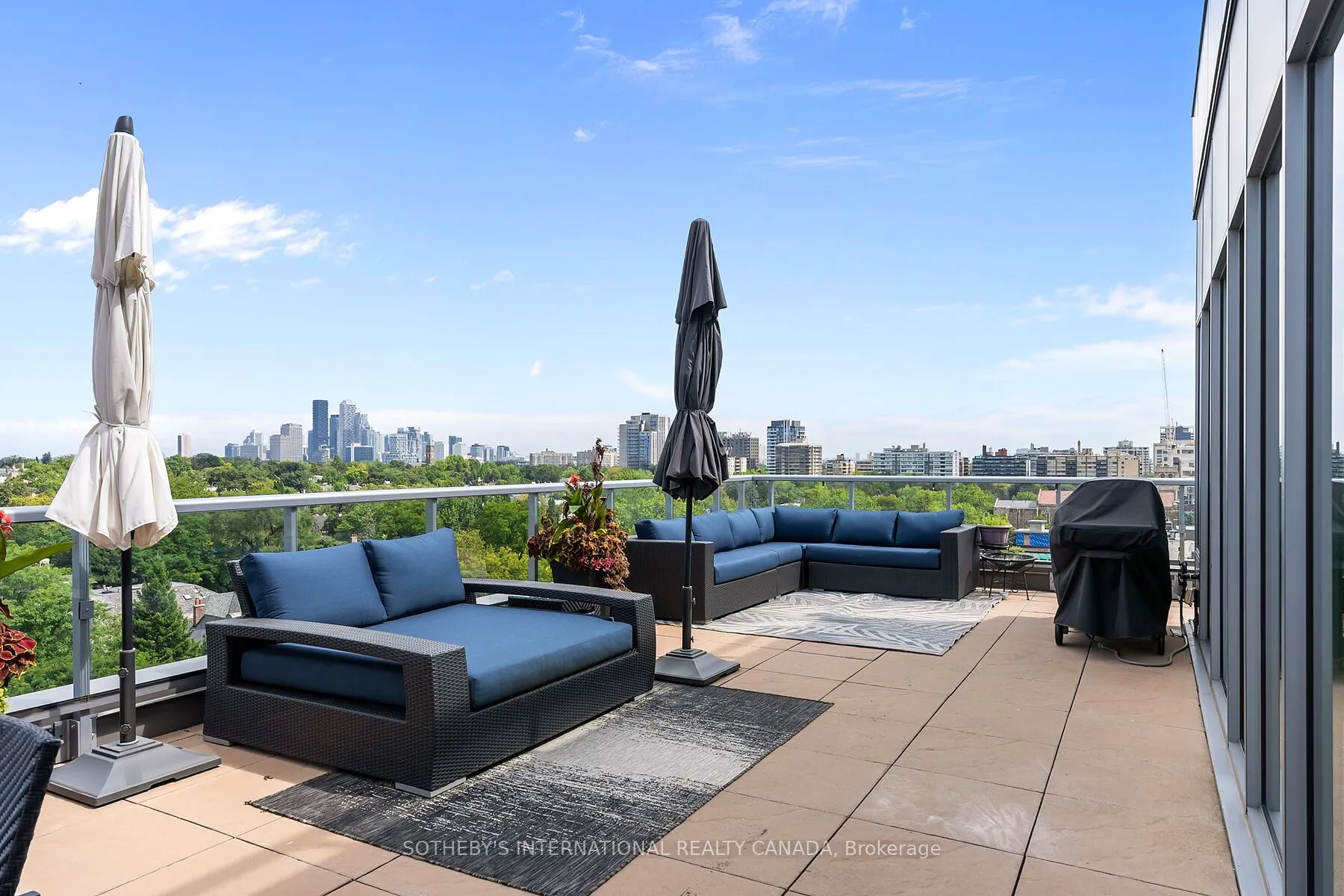 6 Parkwood Avenue, #901
