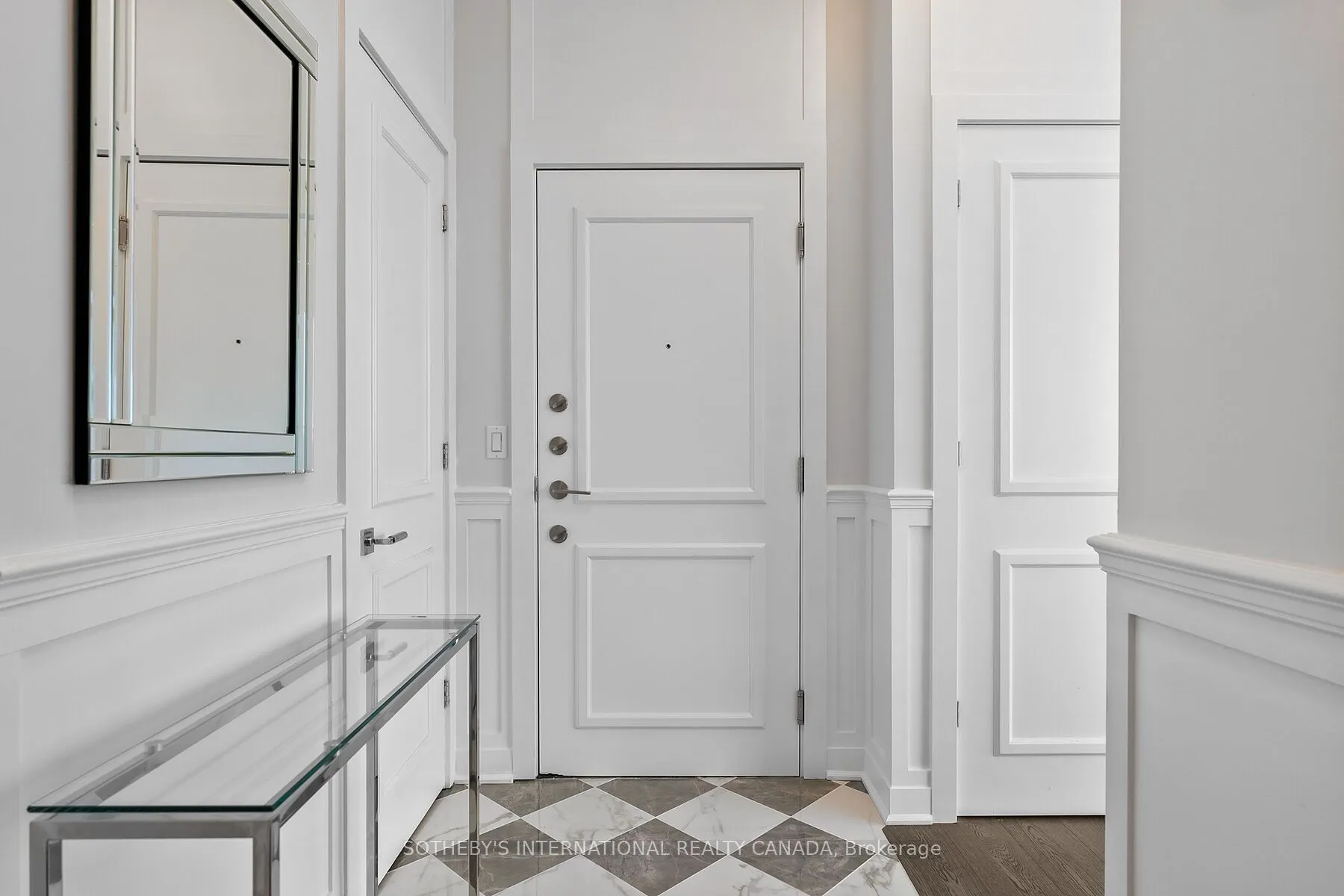 6 Parkwood Avenue, #901