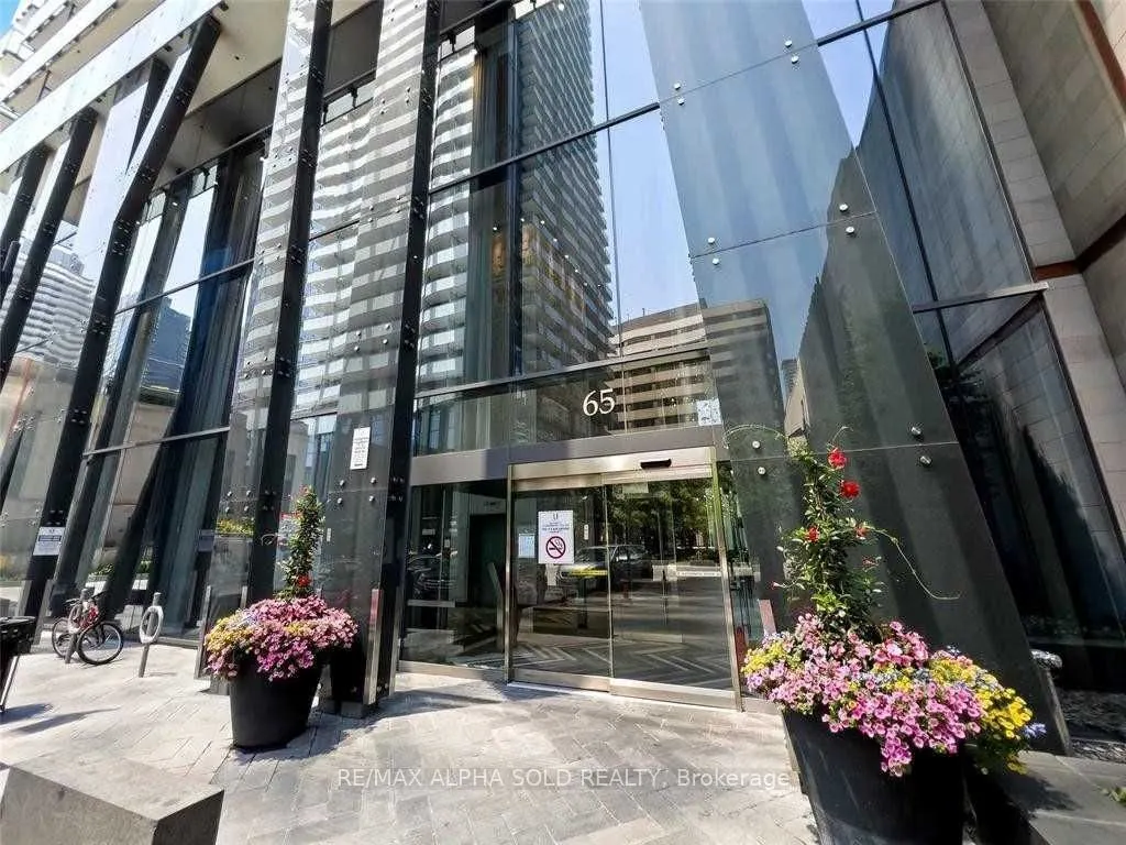 65 St Mary Street, #810