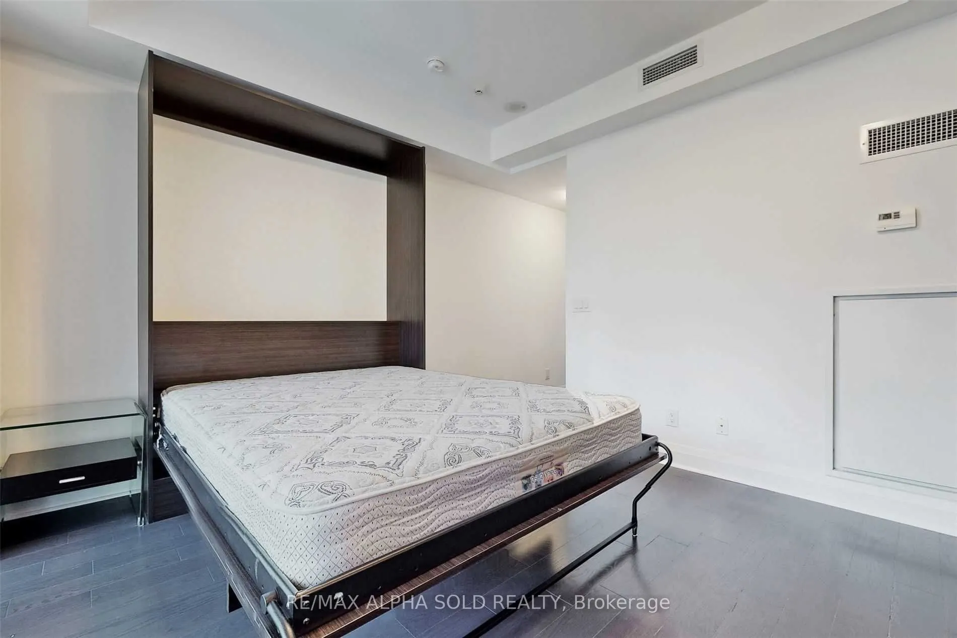 65 St Mary Street, #810