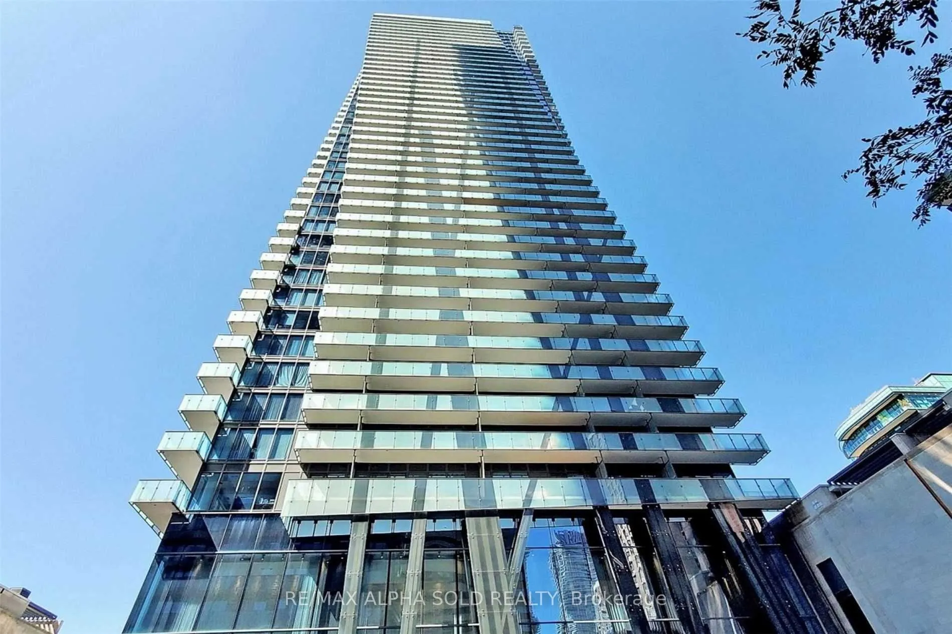 65 St Mary Street, #810