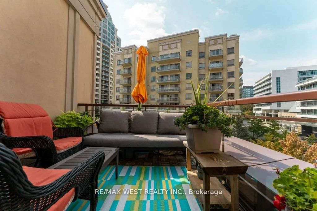 15 Rean Drive, #407