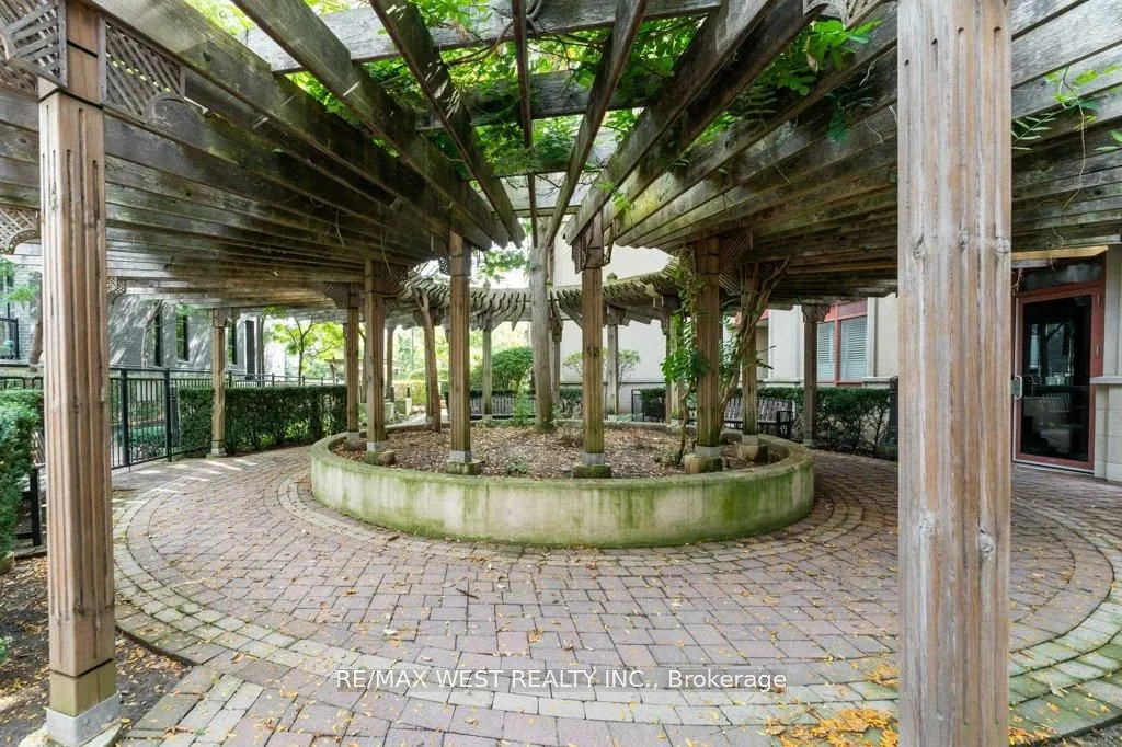 15 Rean Drive, #407