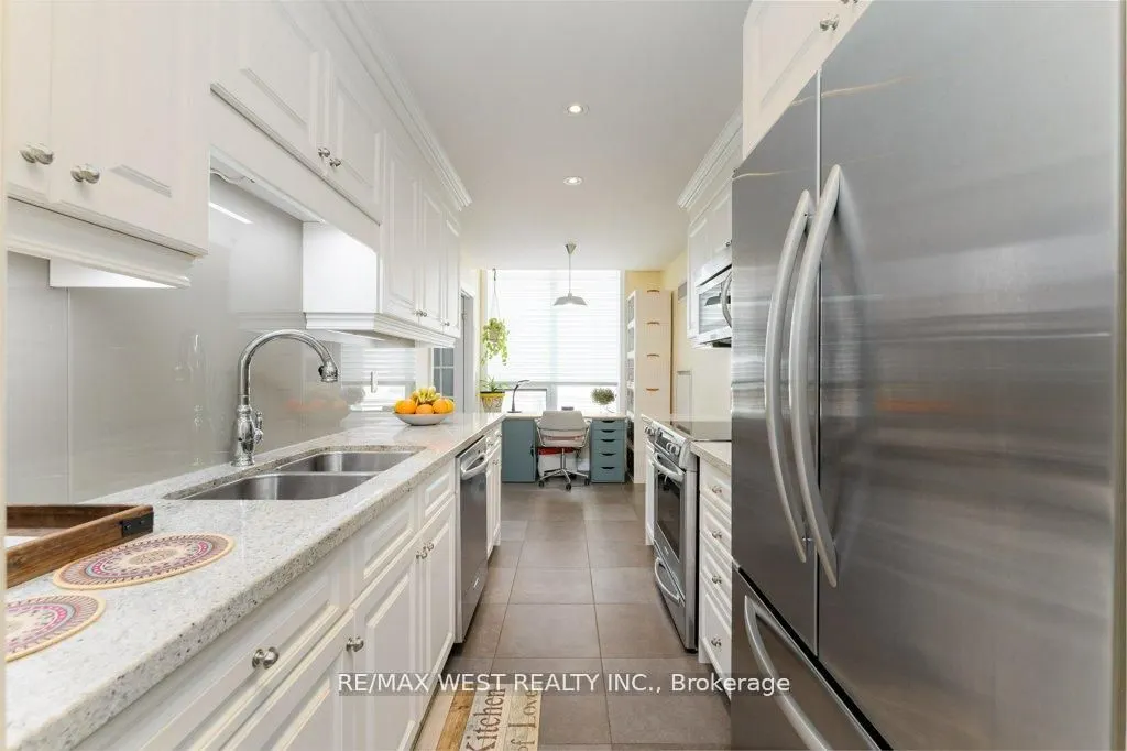 15 Rean Drive, #407