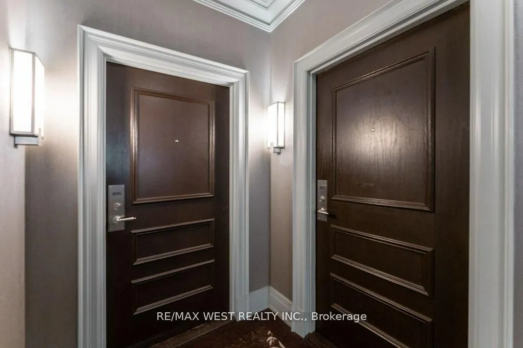 15 Rean Drive, #407