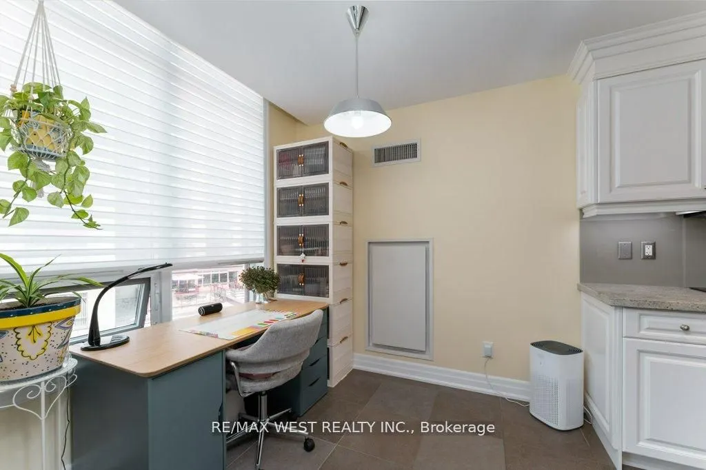 15 Rean Drive, #407