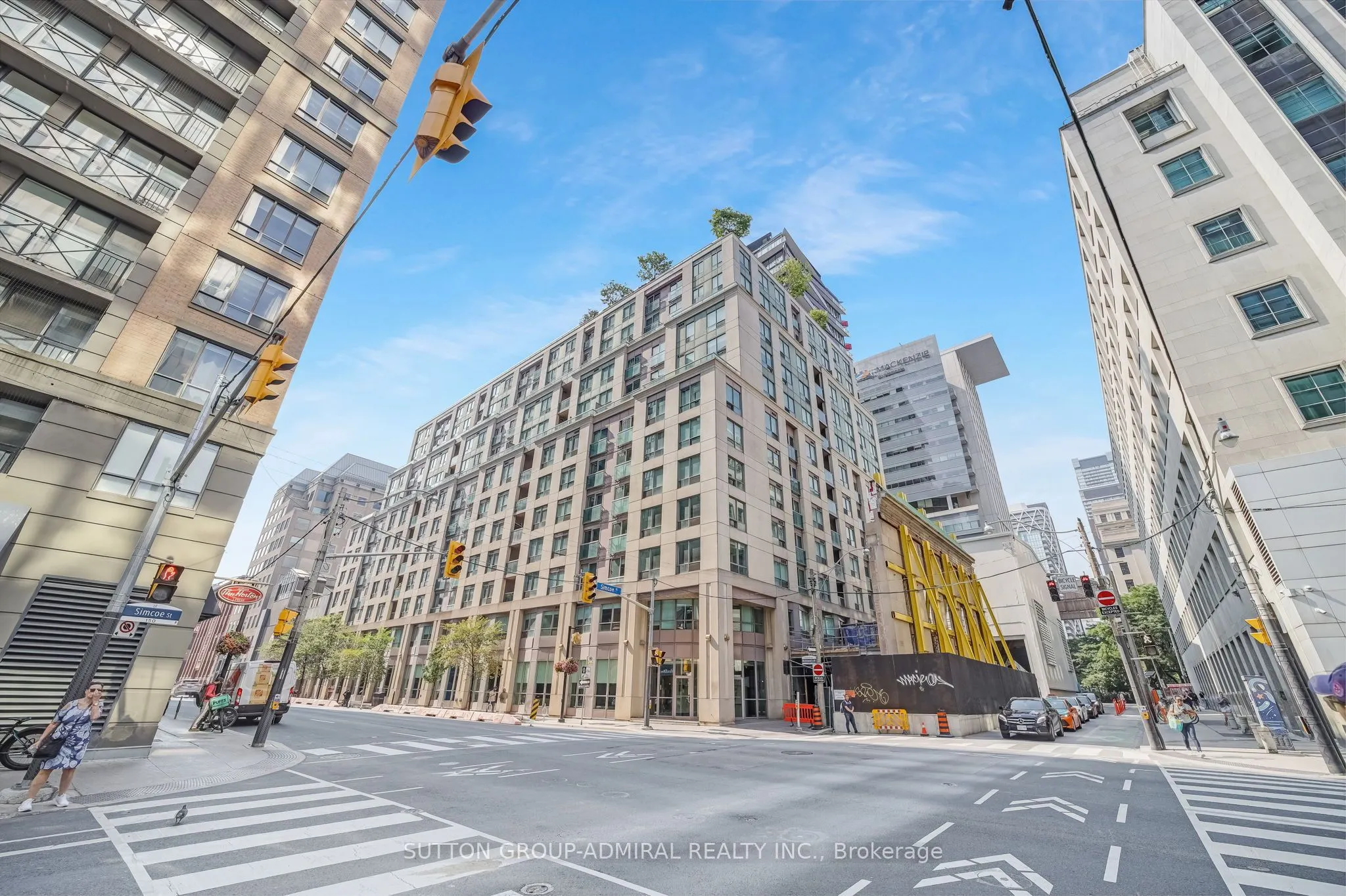 168 Simcoe Street, #812