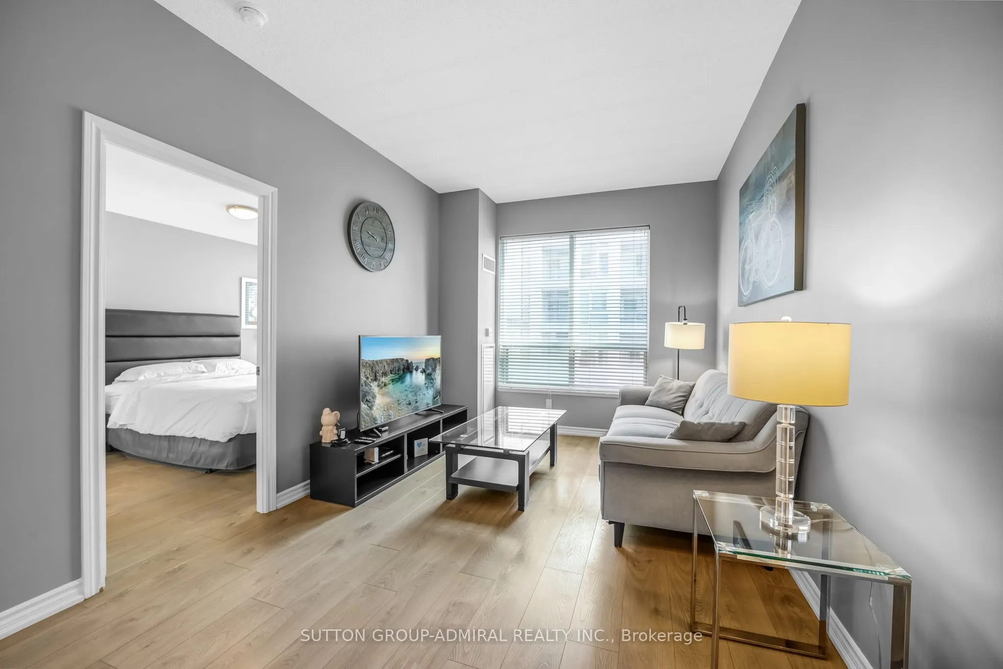 168 Simcoe Street, #812