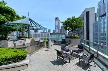168 Simcoe Street, #812
