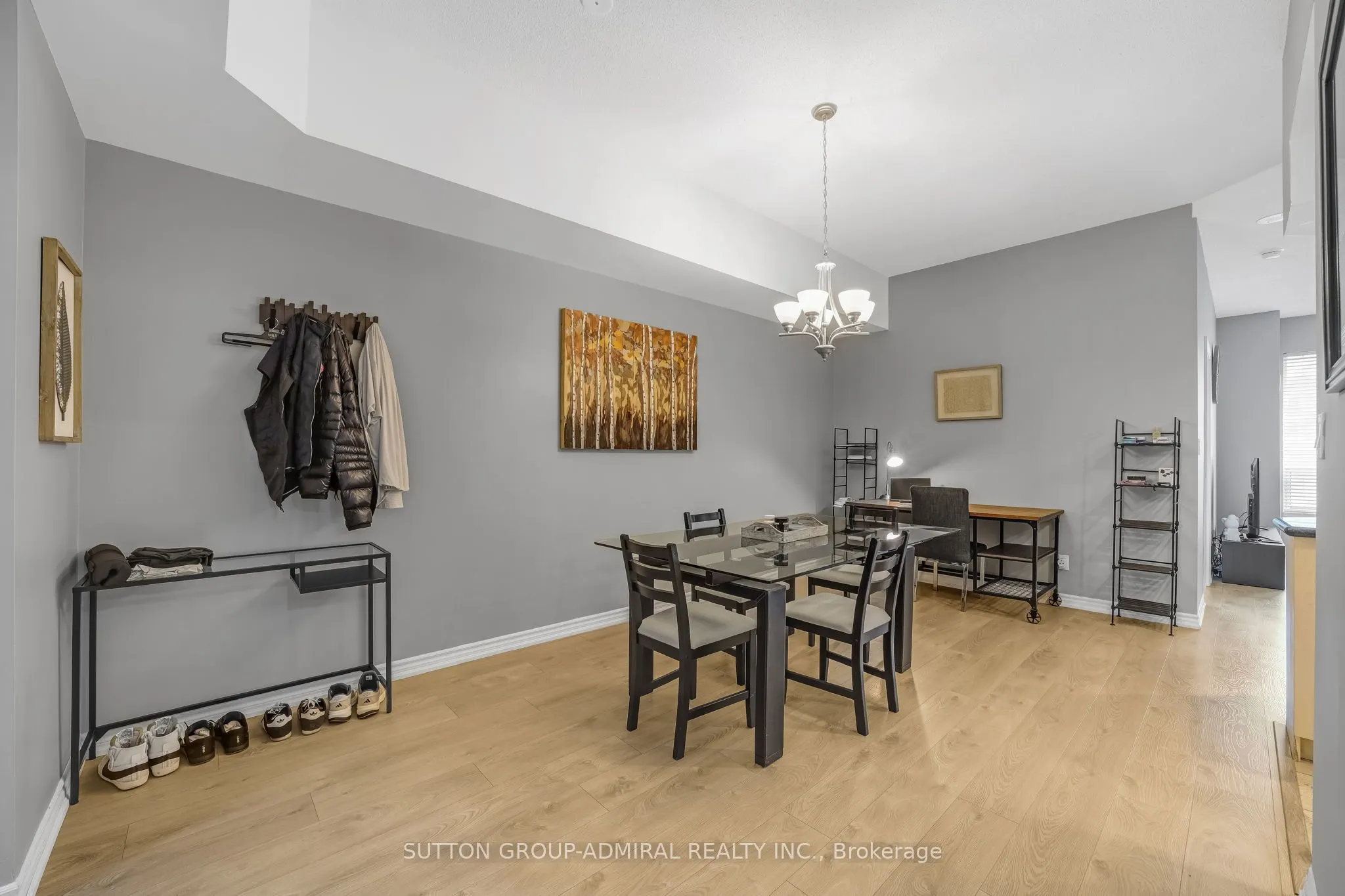 168 Simcoe Street, #812