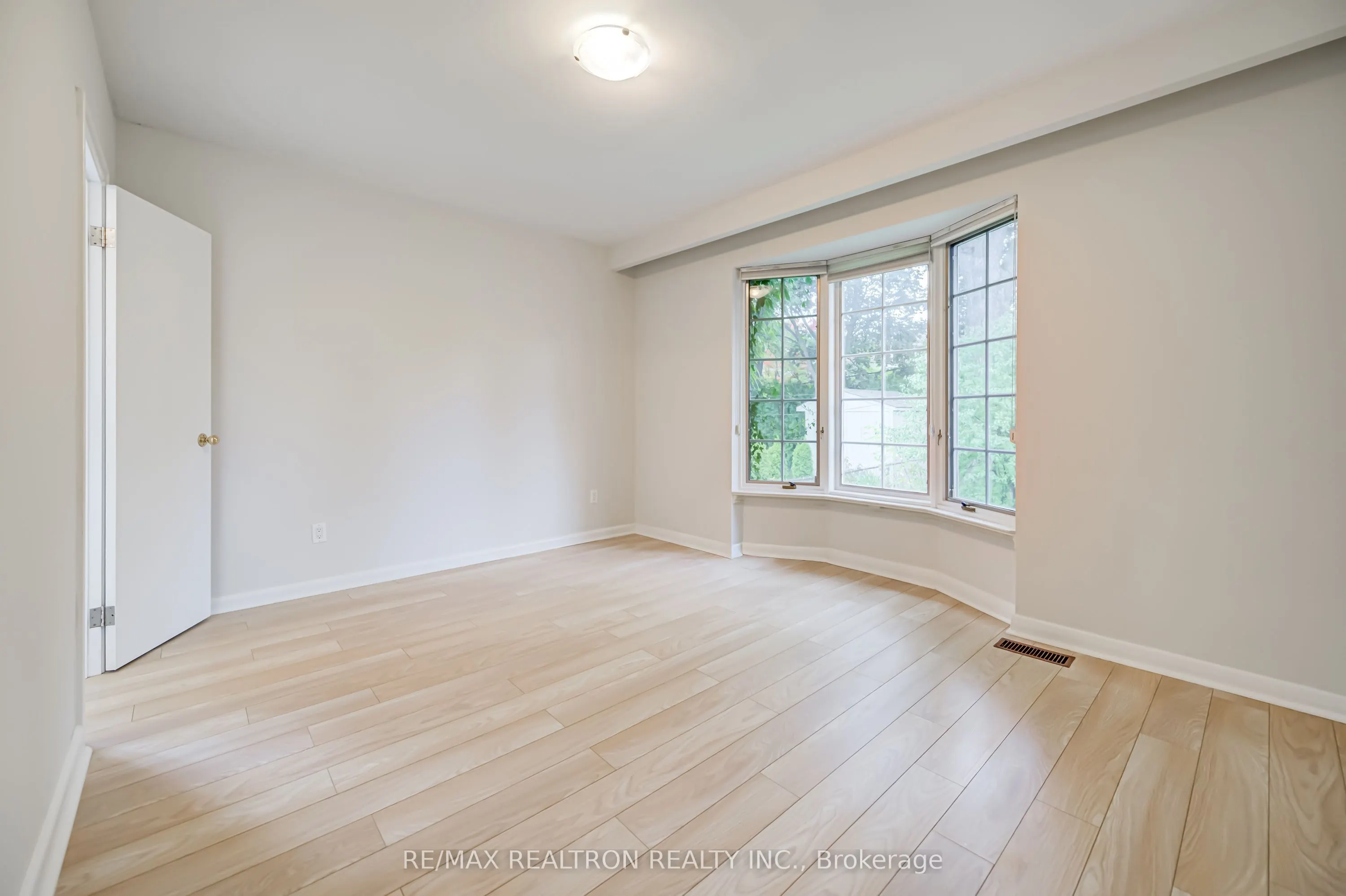 37 Canary Crescent