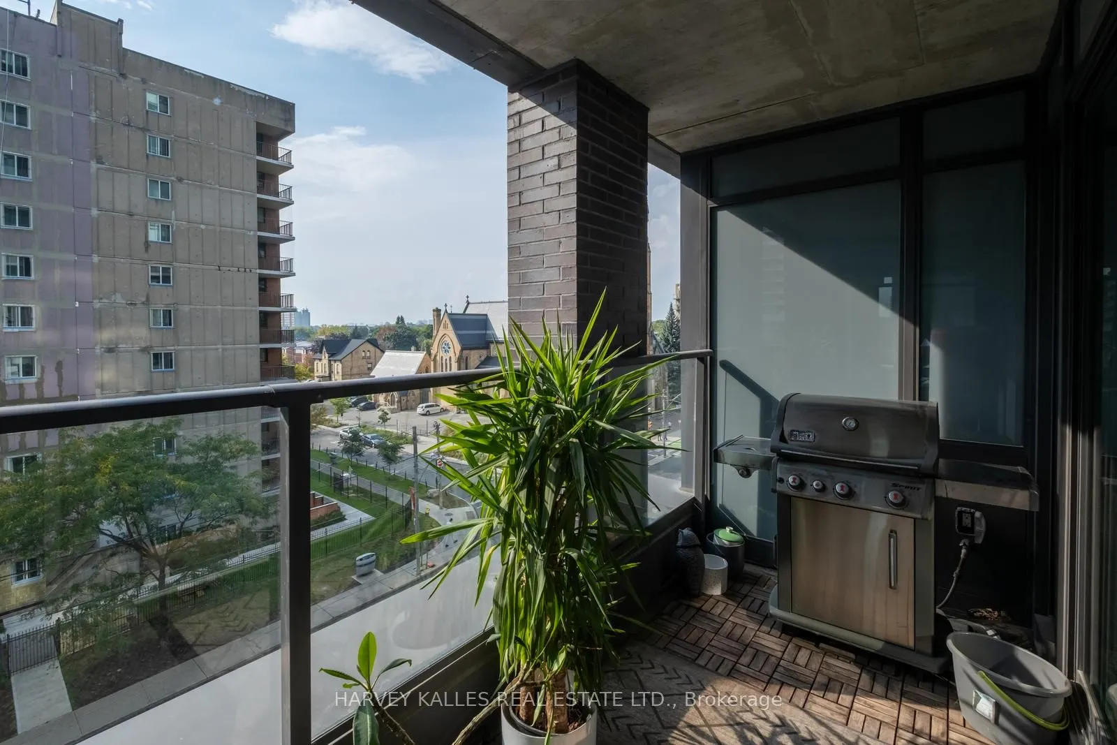 111 Bathurst Street, #401