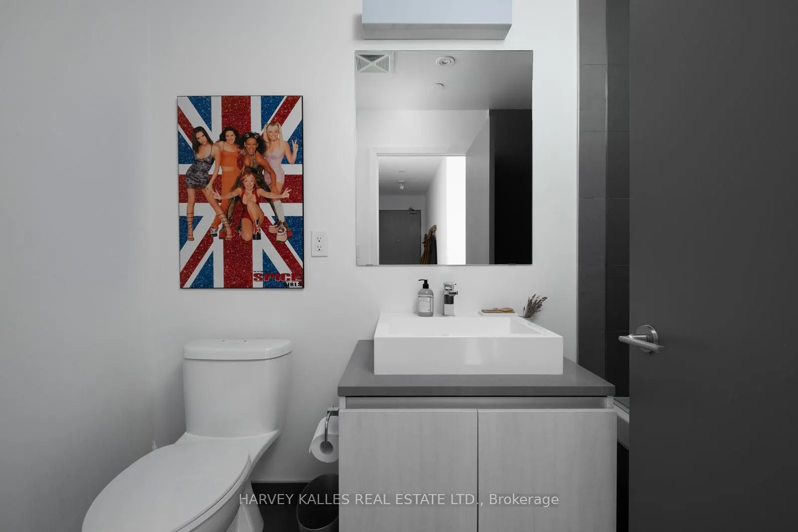 111 Bathurst Street, #401