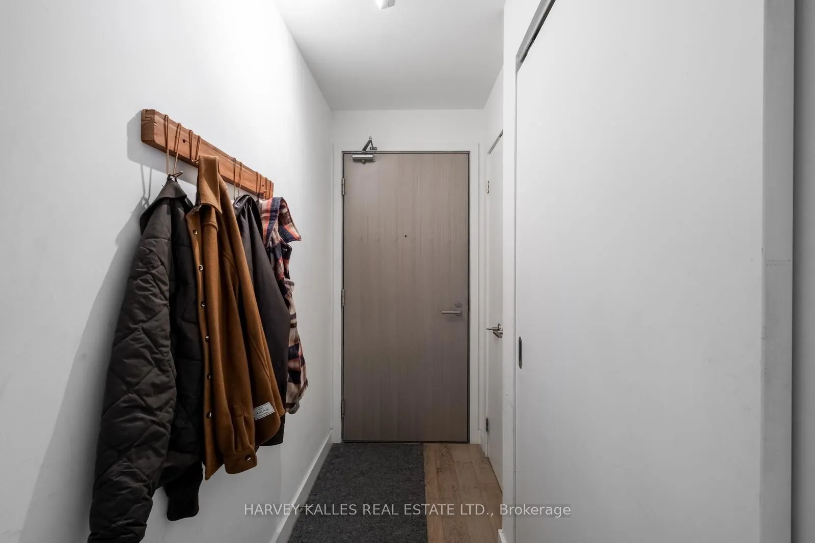 111 Bathurst Street, #401