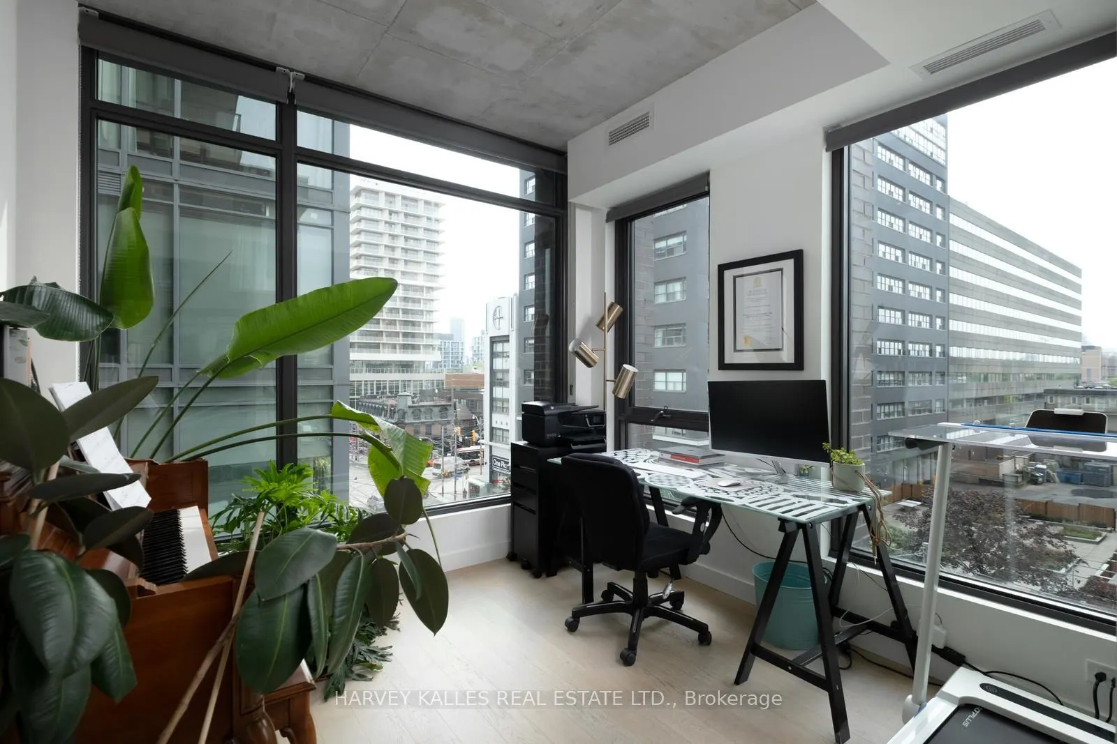 111 Bathurst Street, #401