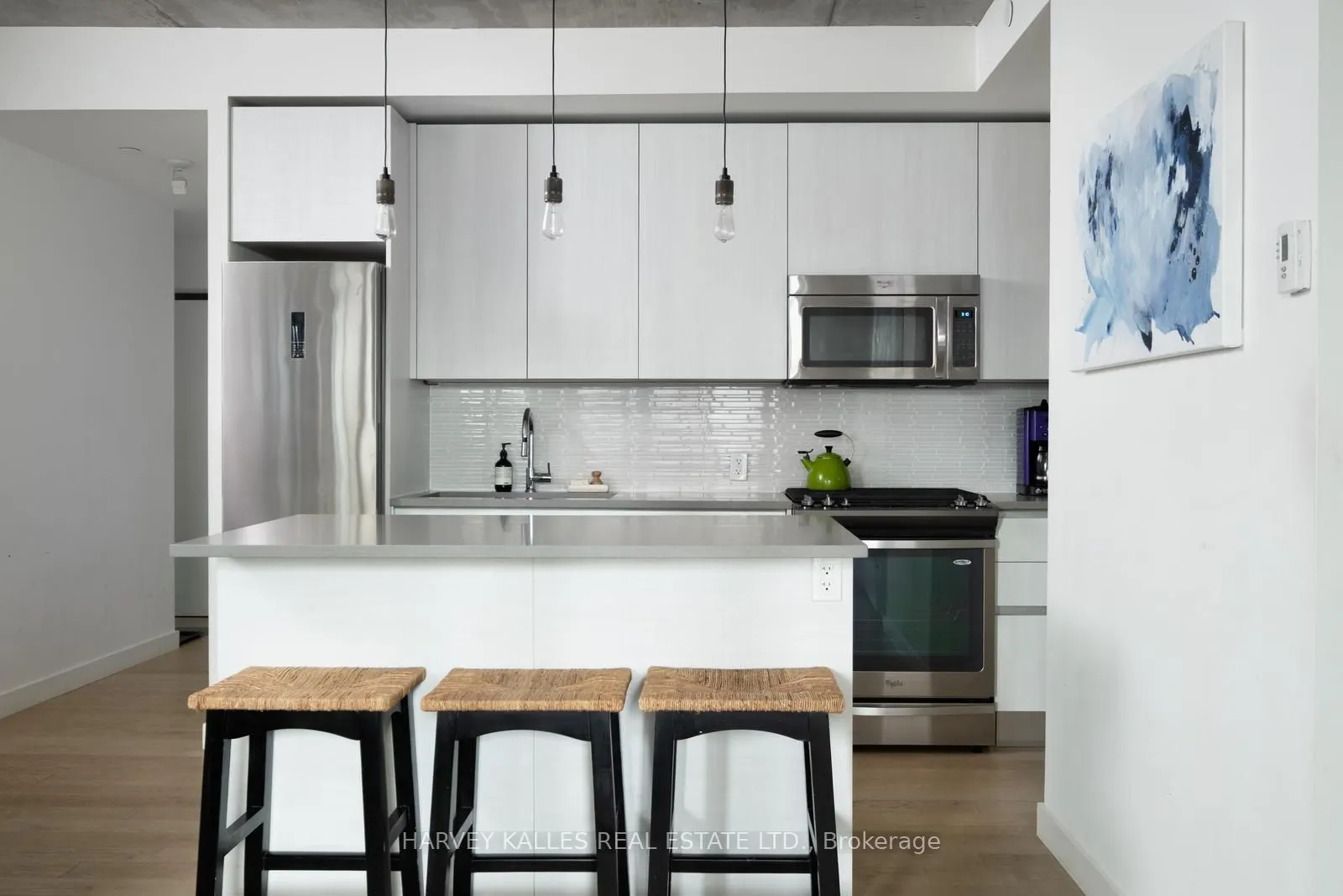 111 Bathurst Street, #401