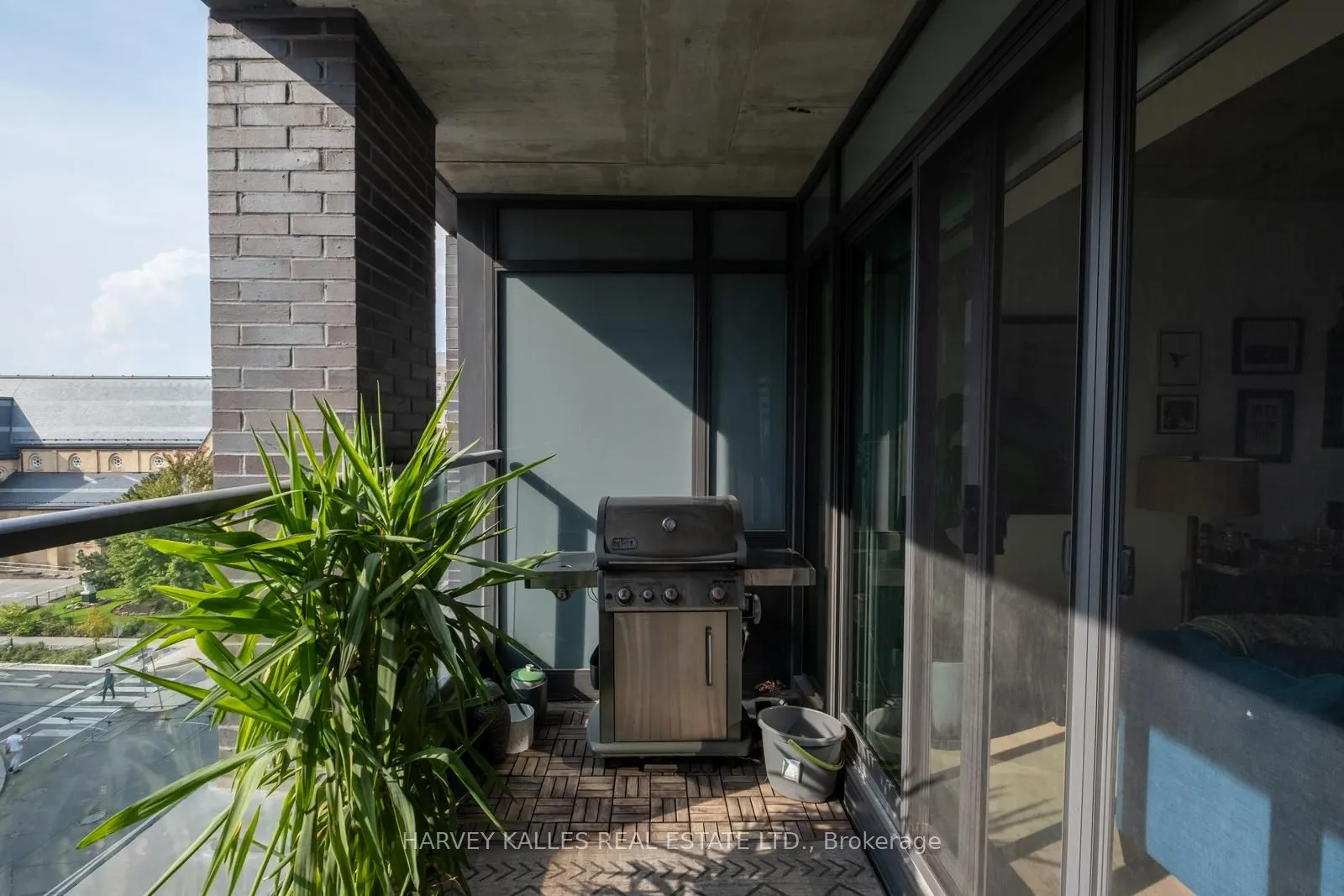 111 Bathurst Street, #401
