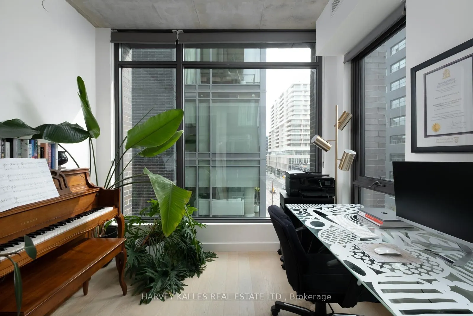 111 Bathurst Street, #401