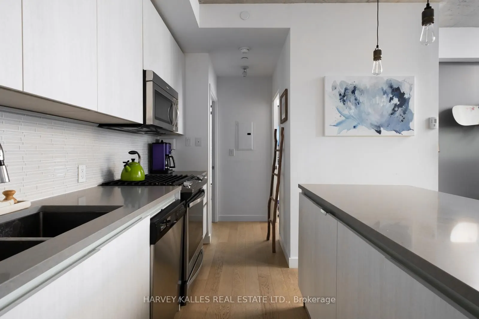 111 Bathurst Street, #401